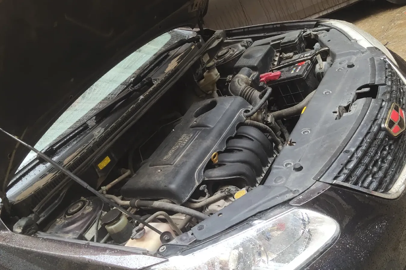 2010 Geely Emgrand Classic 1.5L 106HP L4 5MT,autocango,china used car exporter,china ev exporter,chinese used car exporter,chinese used ev exporter