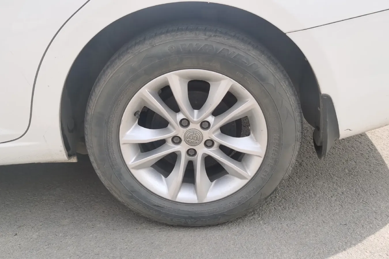 2013 Brilliance Auto H330 1.5L 105HP L4 5MT,autocango,china used car exporter,china ev exporter,chinese used car exporter,chinese used ev exporter