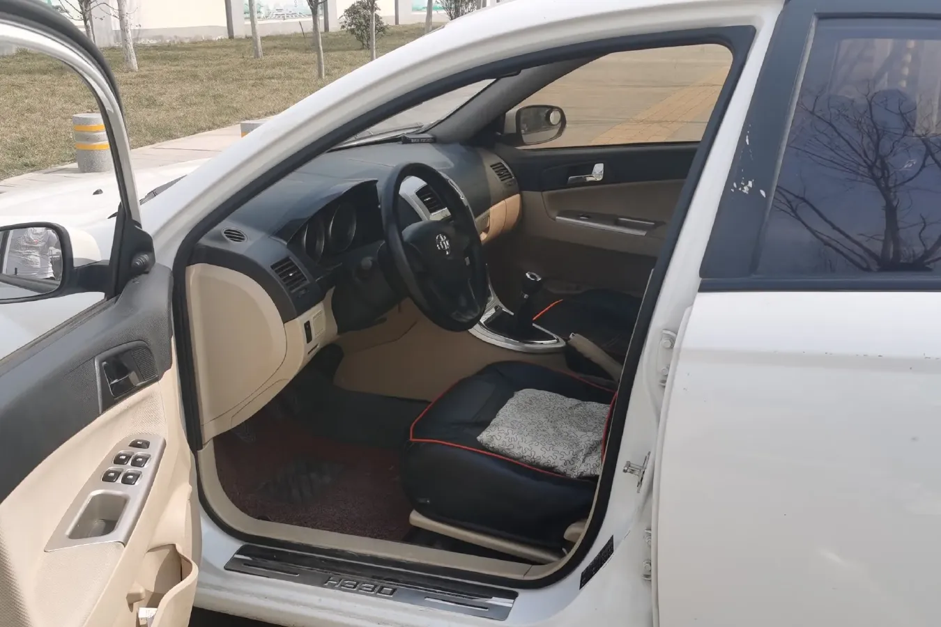 2013 Brilliance Auto H330 1.5L 105HP L4 5MT,autocango,china used car exporter,china ev exporter,chinese used car exporter,chinese used ev exporter