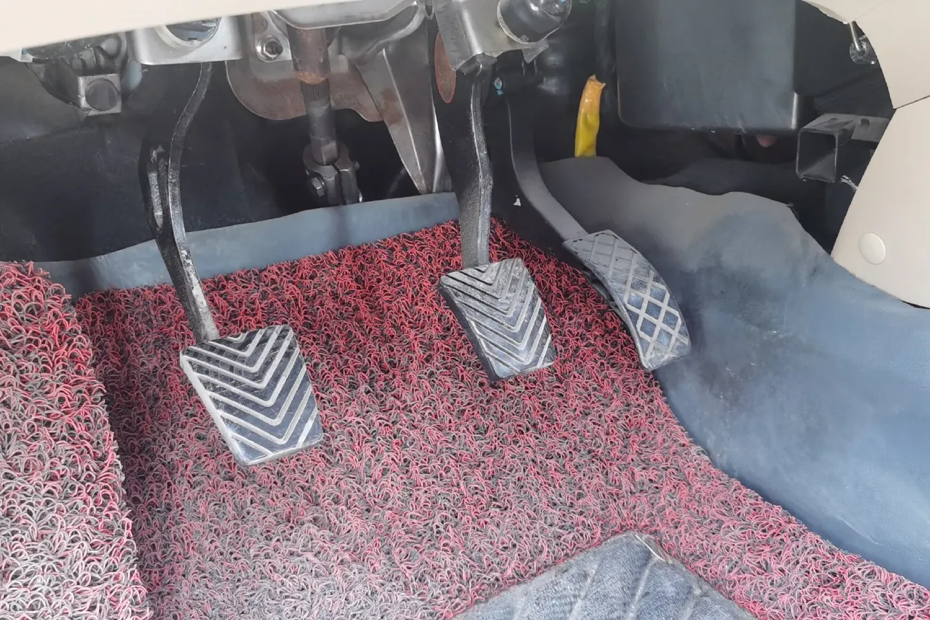 2013 Brilliance Auto H330 1.5L 105HP L4 5MT,autocango,china used car exporter,china ev exporter,chinese used car exporter,chinese used ev exporter