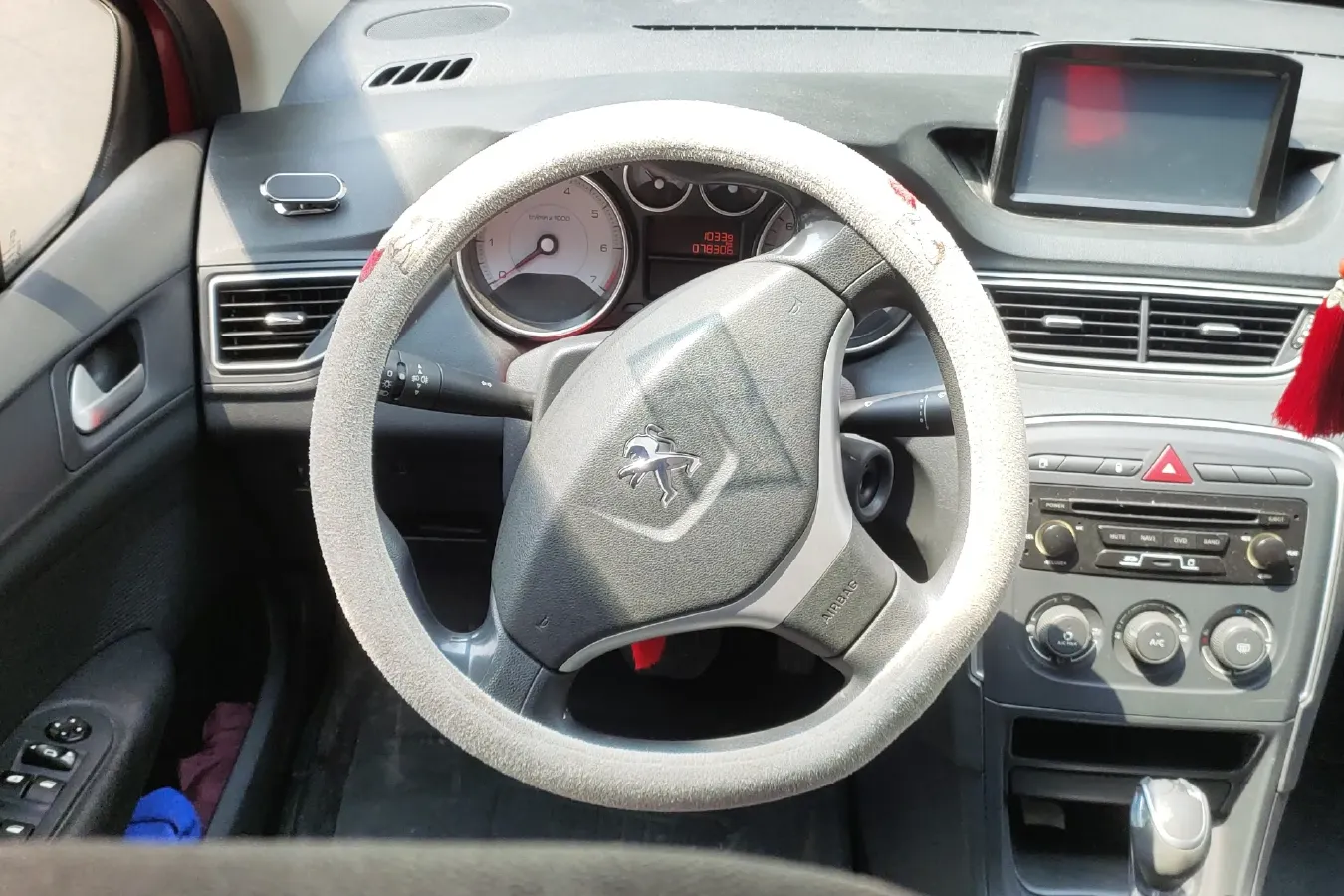 2012 Peugeot 308 1.6L 106HP L4 4AT,autocango,china used car exporter,china ev exporter,chinese used car exporter,chinese used ev exporter