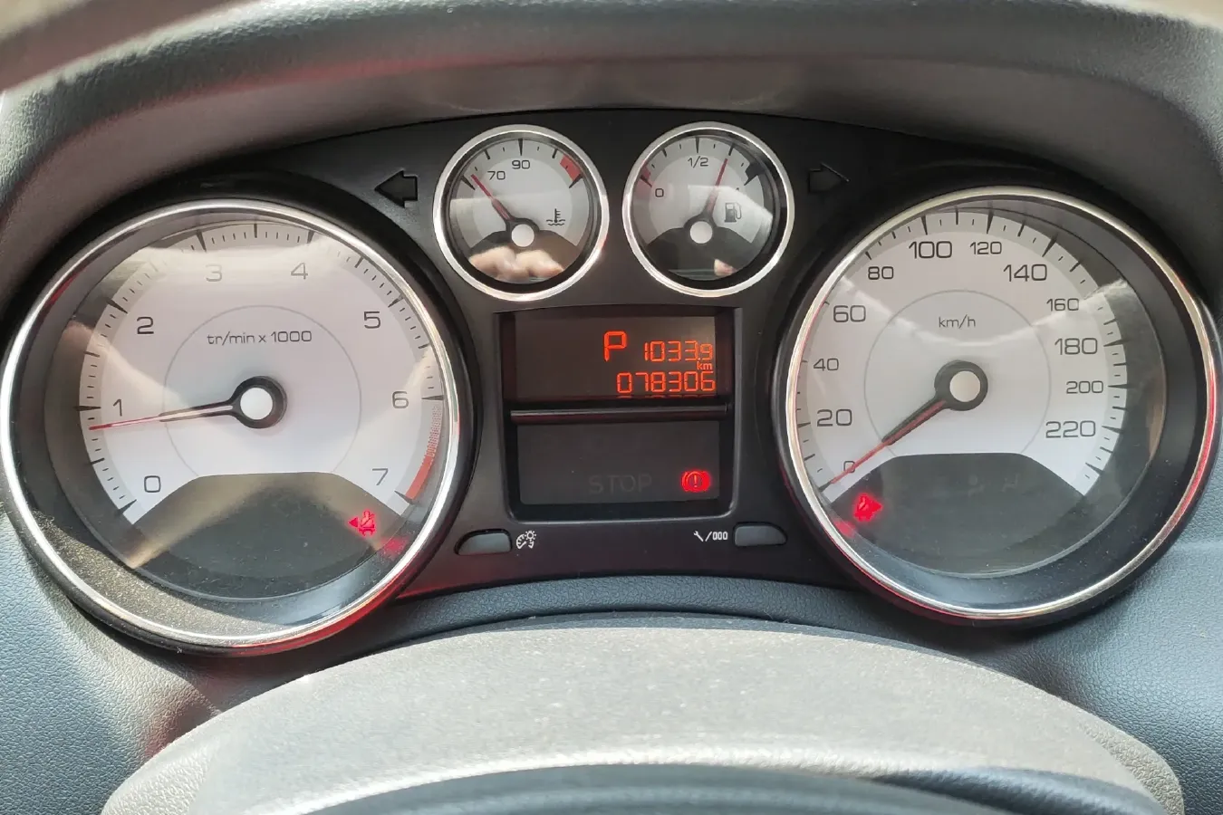 2012 Peugeot 308 1.6L 106HP L4 4AT,autocango,china used car exporter,china ev exporter,chinese used car exporter,chinese used ev exporter