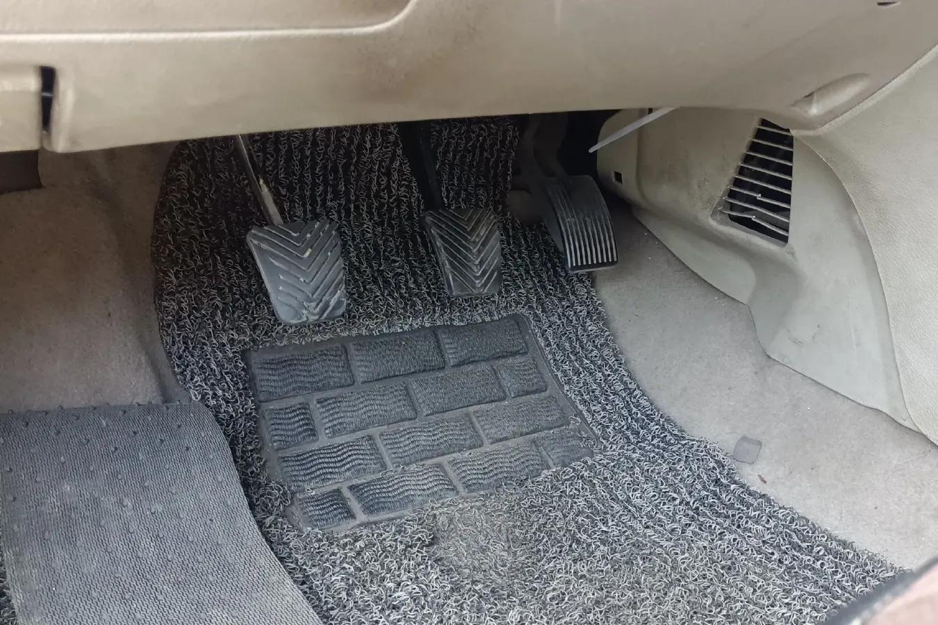 2012 JAC HeYue 1.5L 113HP L4 5MT,autocango,china used car exporter,china ev exporter,chinese used car exporter,chinese used ev exporter