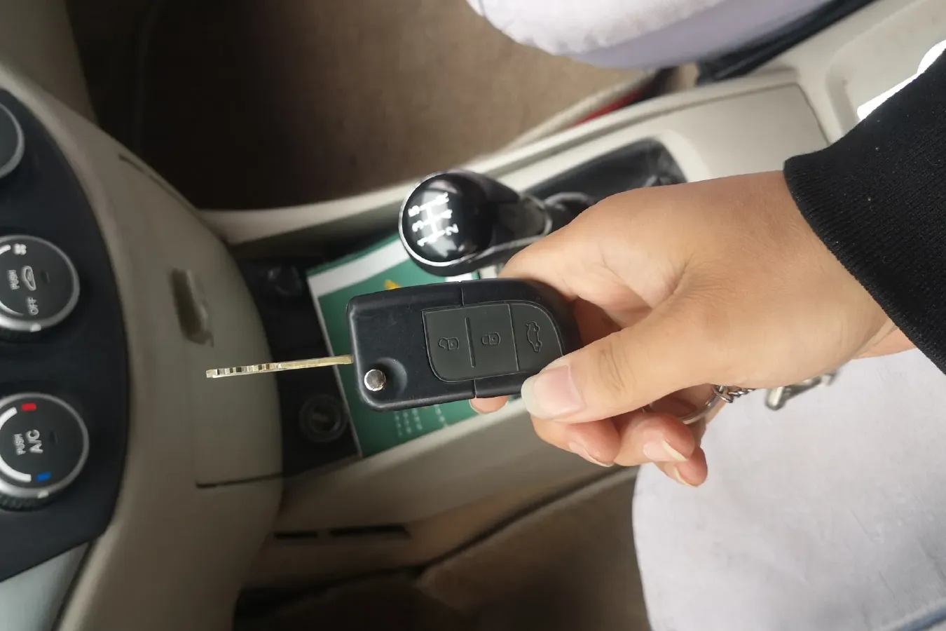 2012 ChangAn Alsvin V5 1.5L 114HP L4 5MT,autocango,china used car exporter,china ev exporter,chinese used car exporter,chinese used ev exporter