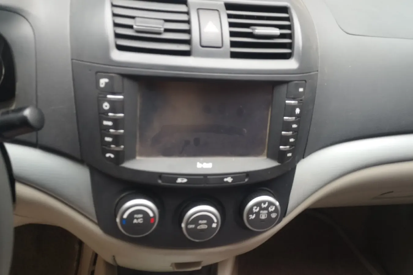 2012 ChangAn Alsvin V5 1.5L 114HP L4 5MT,autocango,china used car exporter,china ev exporter,chinese used car exporter,chinese used ev exporter