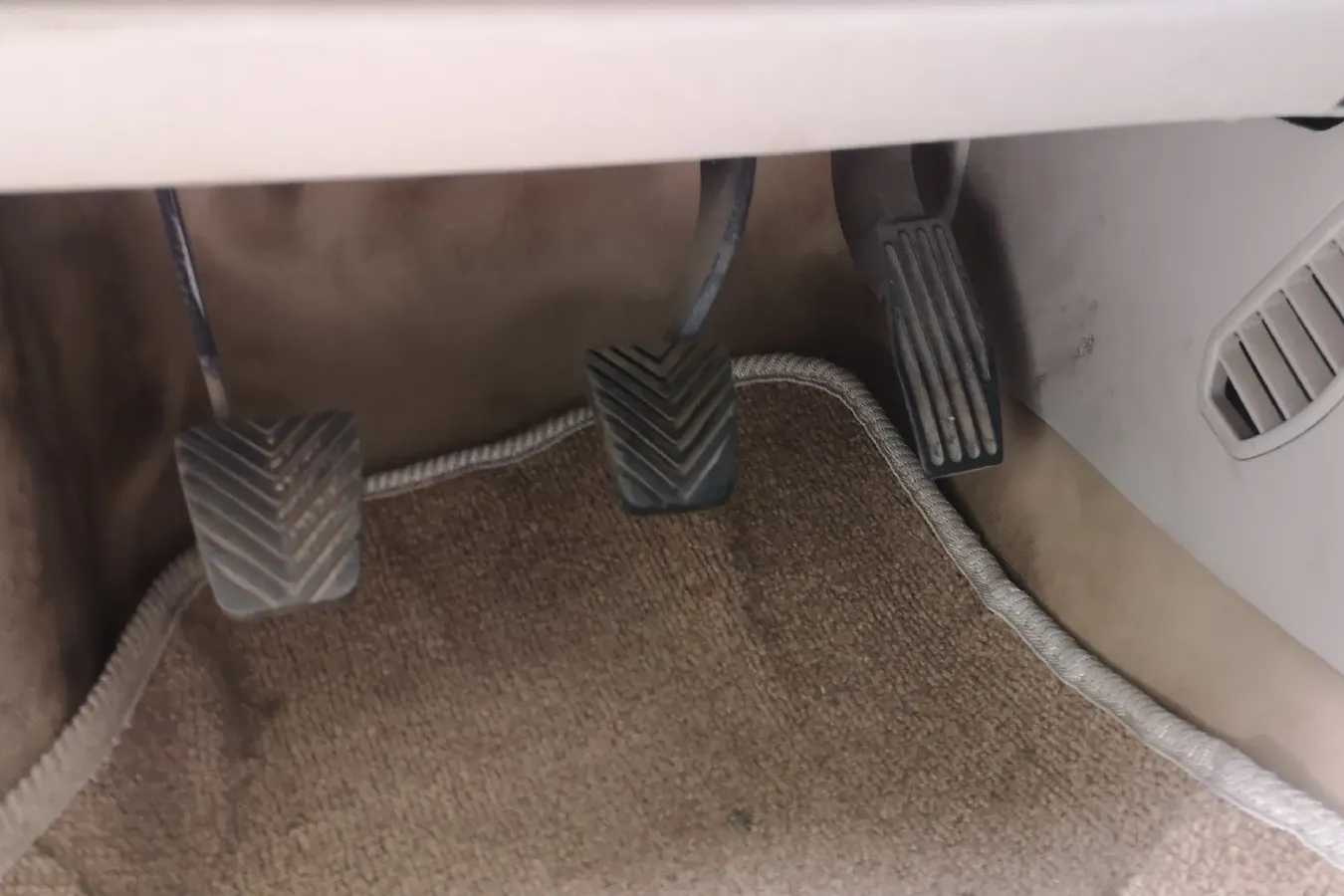 2012 ChangAn Alsvin V5 1.5L 114HP L4 5MT,autocango,china used car exporter,china ev exporter,chinese used car exporter,chinese used ev exporter