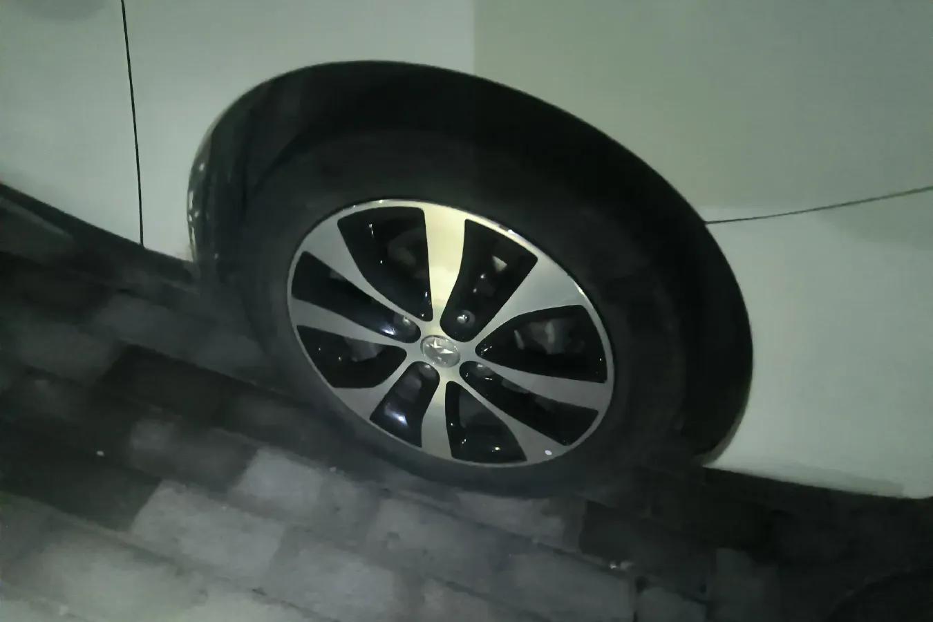 2017 Venucia M50V 1.6L 124HP L4 CVT,autocango,china used car exporter,china ev exporter,chinese used car exporter,chinese used ev exporter