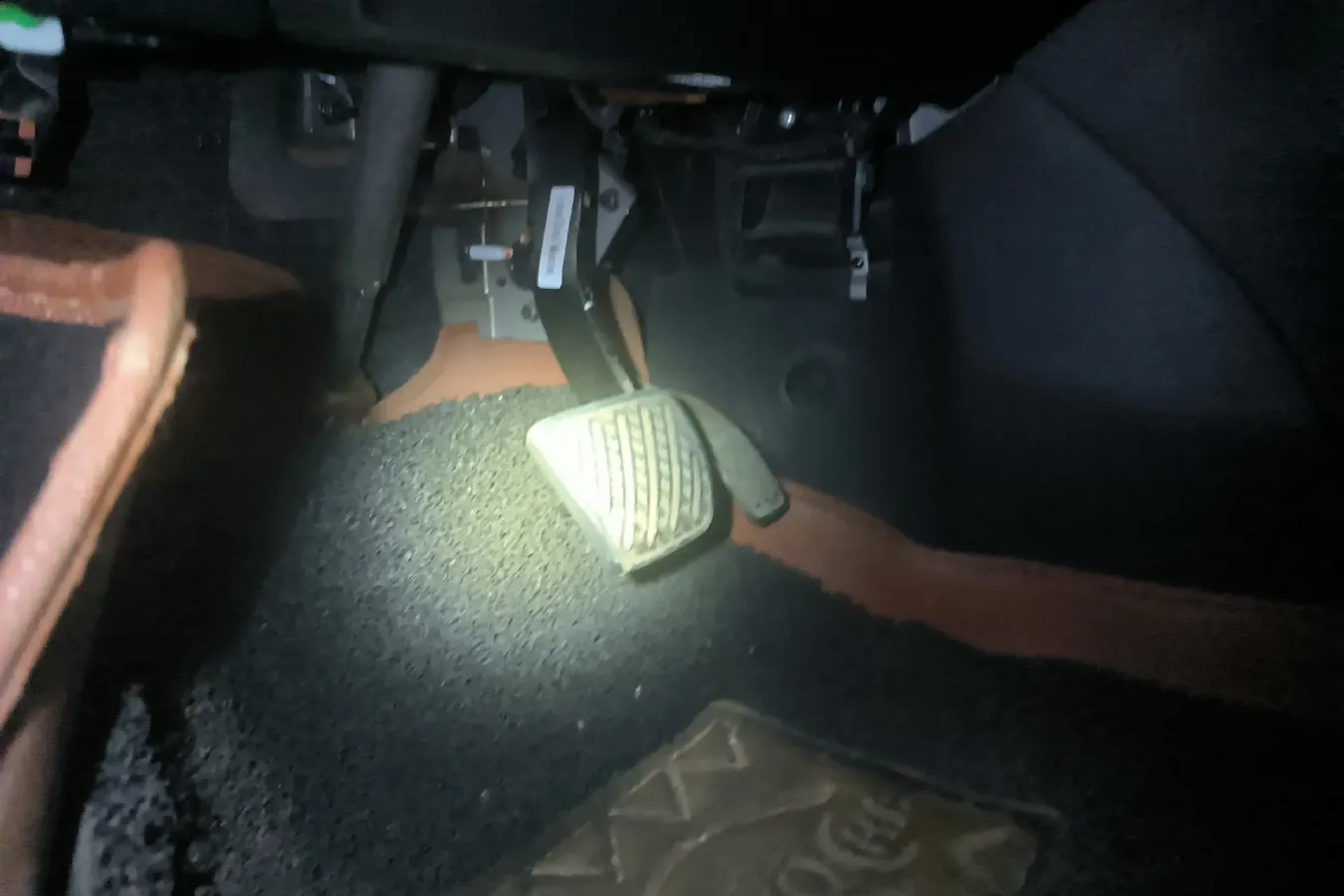 2017 Venucia M50V 1.6L 124HP L4 CVT,autocango,china used car exporter,china ev exporter,chinese used car exporter,chinese used ev exporter