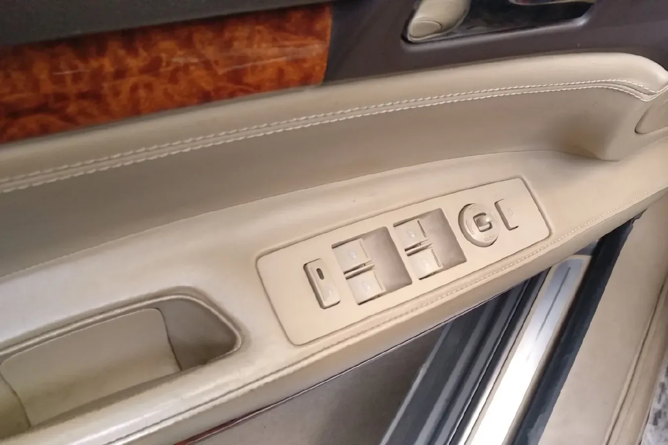 2007 Cadillac SLS 2.8L 209HP V6 5AT,autocango,china used car exporter,china ev exporter,chinese used car exporter,chinese used ev exporter