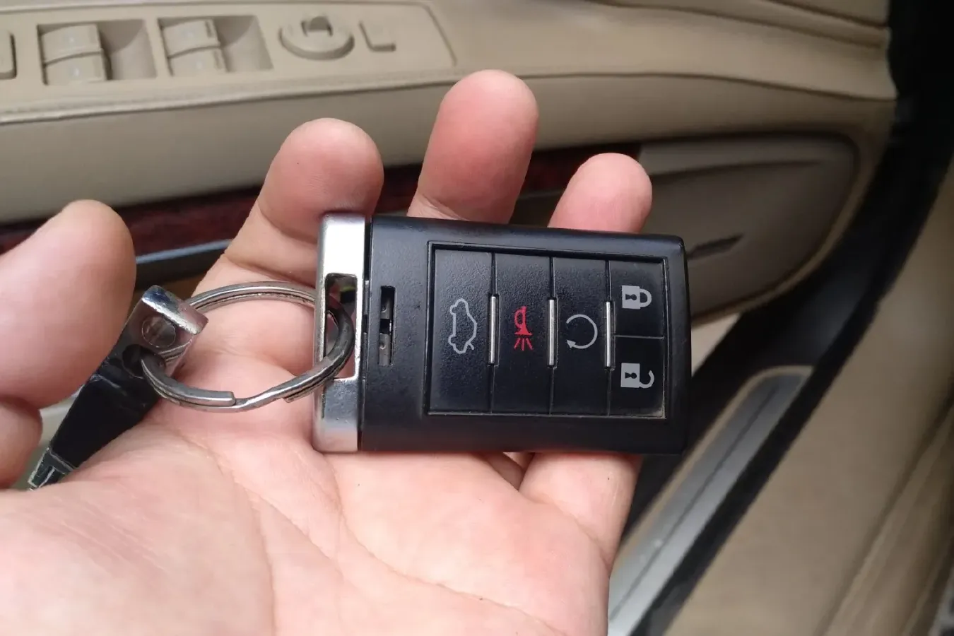 2007 Cadillac SLS 2.8L 209HP V6 5AT,autocango,china used car exporter,china ev exporter,chinese used car exporter,chinese used ev exporter