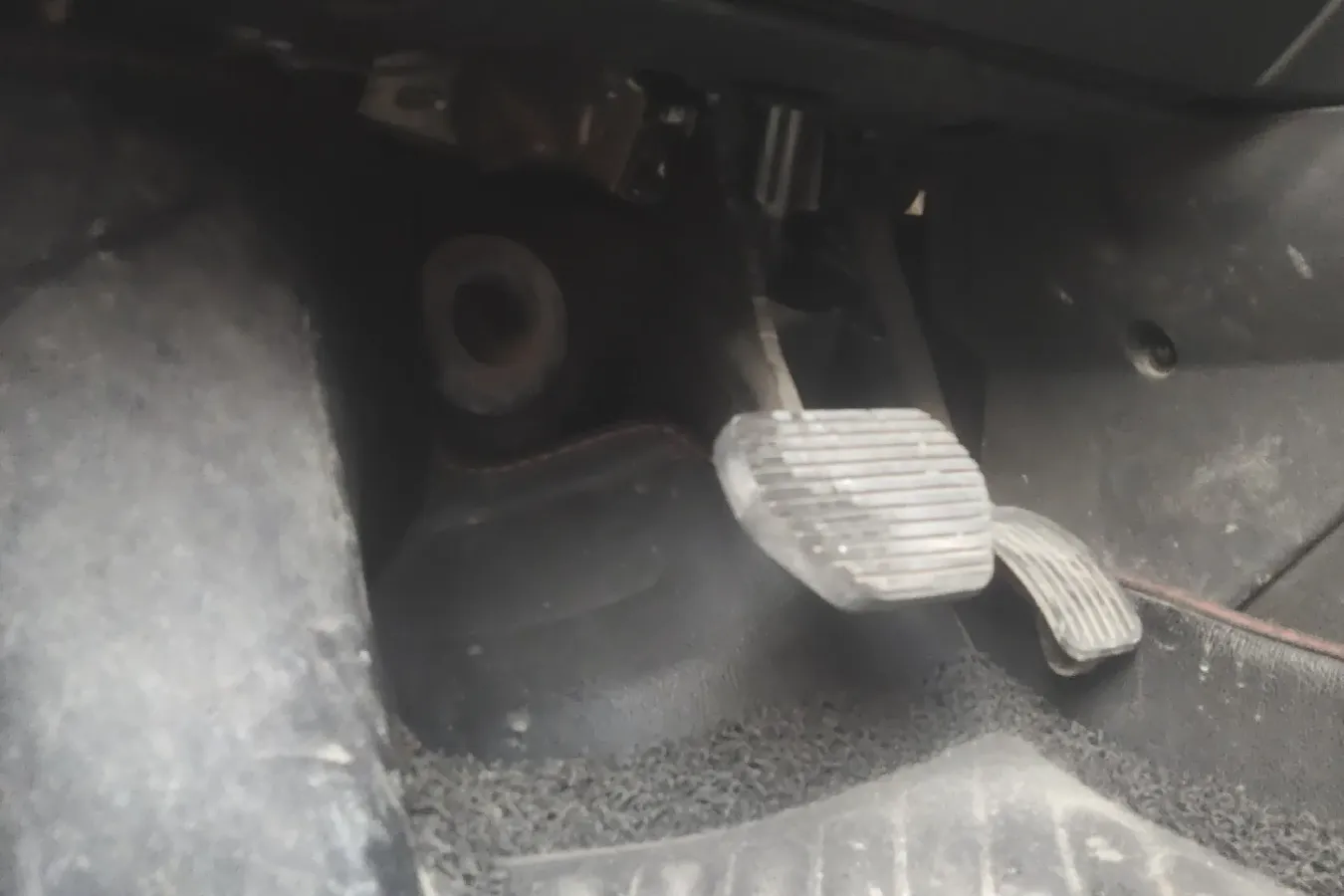 2015 Peugeot 3008 2.0L 147HP L4 6AT,autocango,china used car exporter,china ev exporter,chinese used car exporter,chinese used ev exporter