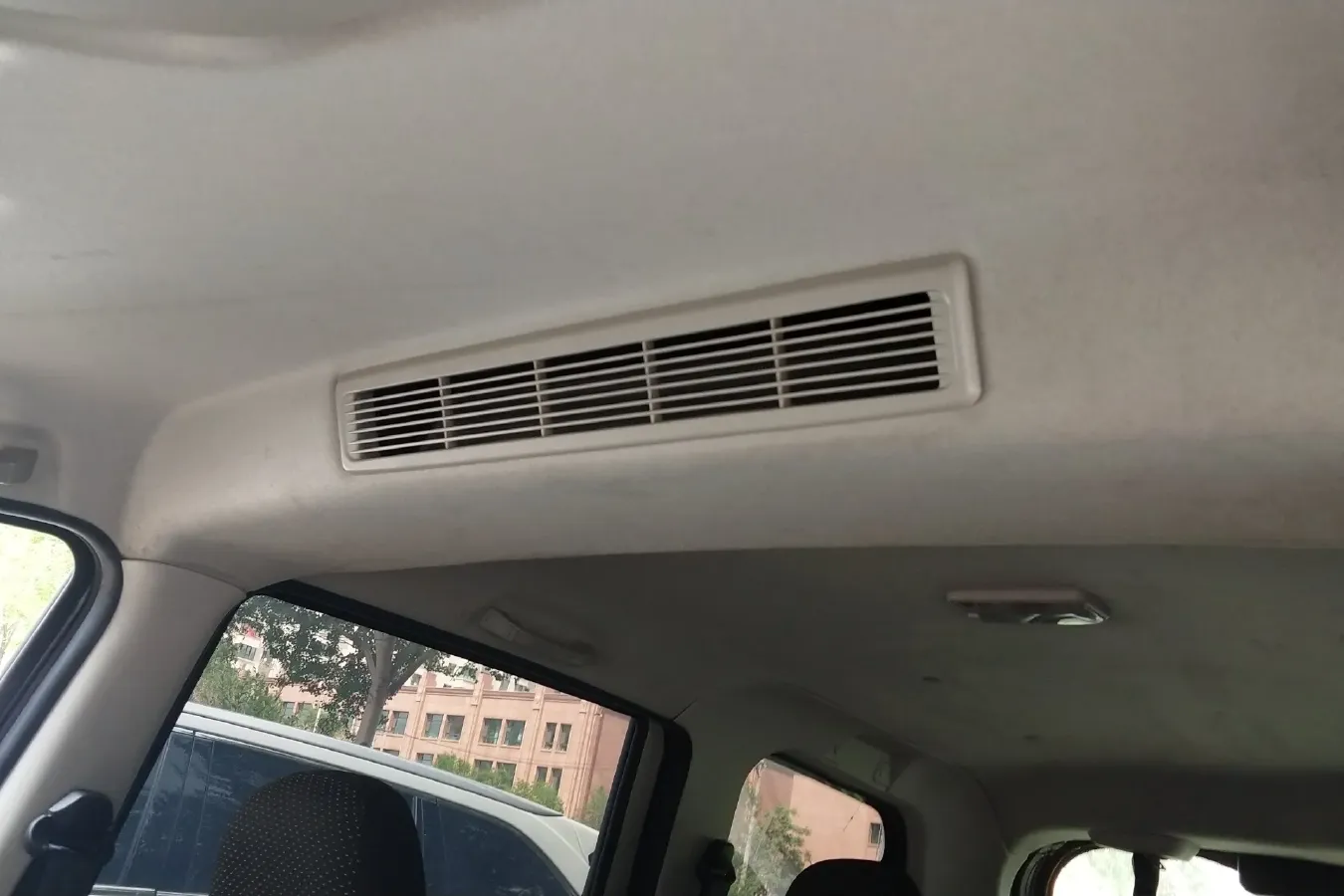 2018 DongFeng Fengon Fengon 330 1.5L 109HP L4 5MT,autocango,china used car exporter,china ev exporter,chinese used car exporter,chinese used ev exporter