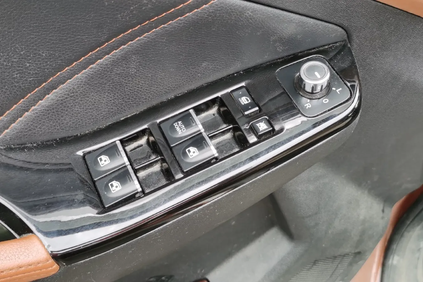 2016 BeiJing Auto Senova X35 1.5L 116HP L4 5MT,autocango,china used car exporter,china ev exporter,chinese used car exporter,chinese used ev exporter