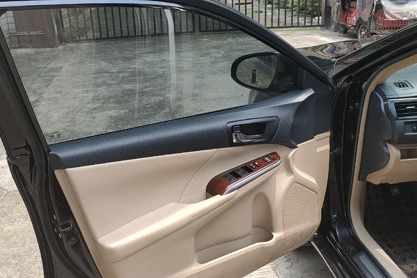 2012 Toyota Camry 2.0L 148HP L4 4AT,autocango,china used car exporter,china ev exporter,chinese used car exporter,chinese used ev exporter