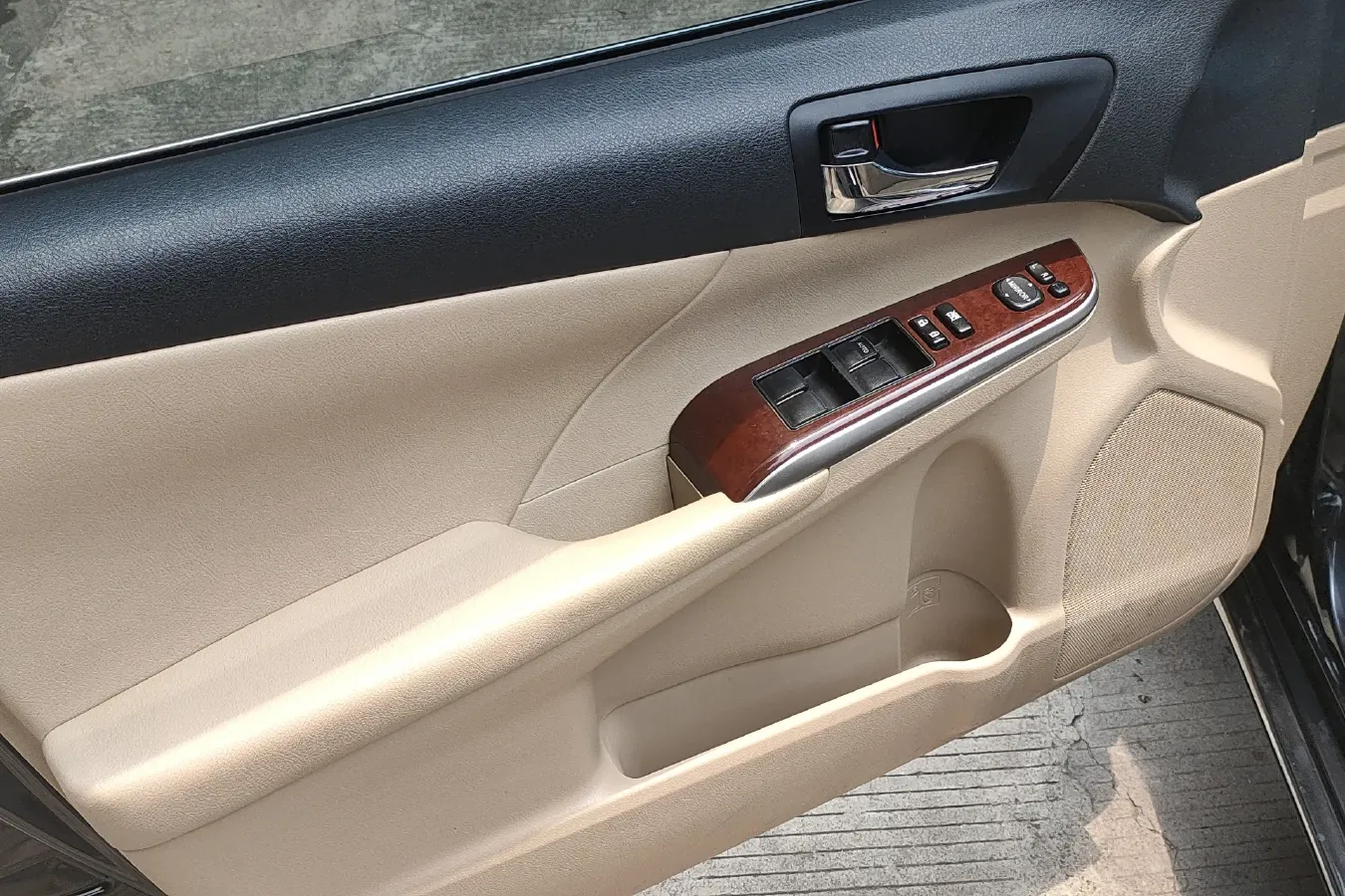 2012 Toyota Camry 2.0L 148HP L4 4AT,autocango,china used car exporter,china ev exporter,chinese used car exporter,chinese used ev exporter