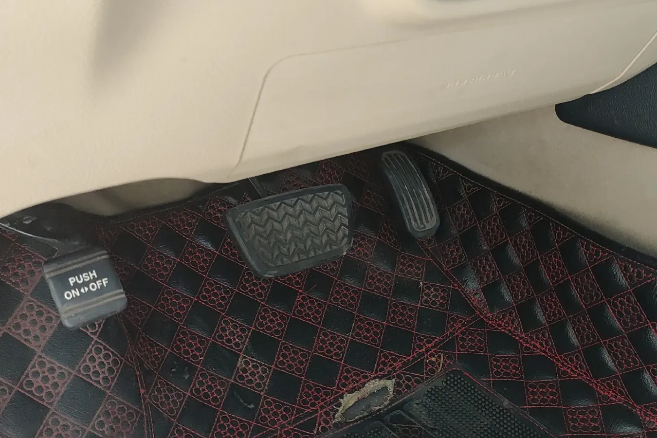 2012 Toyota Camry 2.0L 148HP L4 4AT,autocango,china used car exporter,china ev exporter,chinese used car exporter,chinese used ev exporter