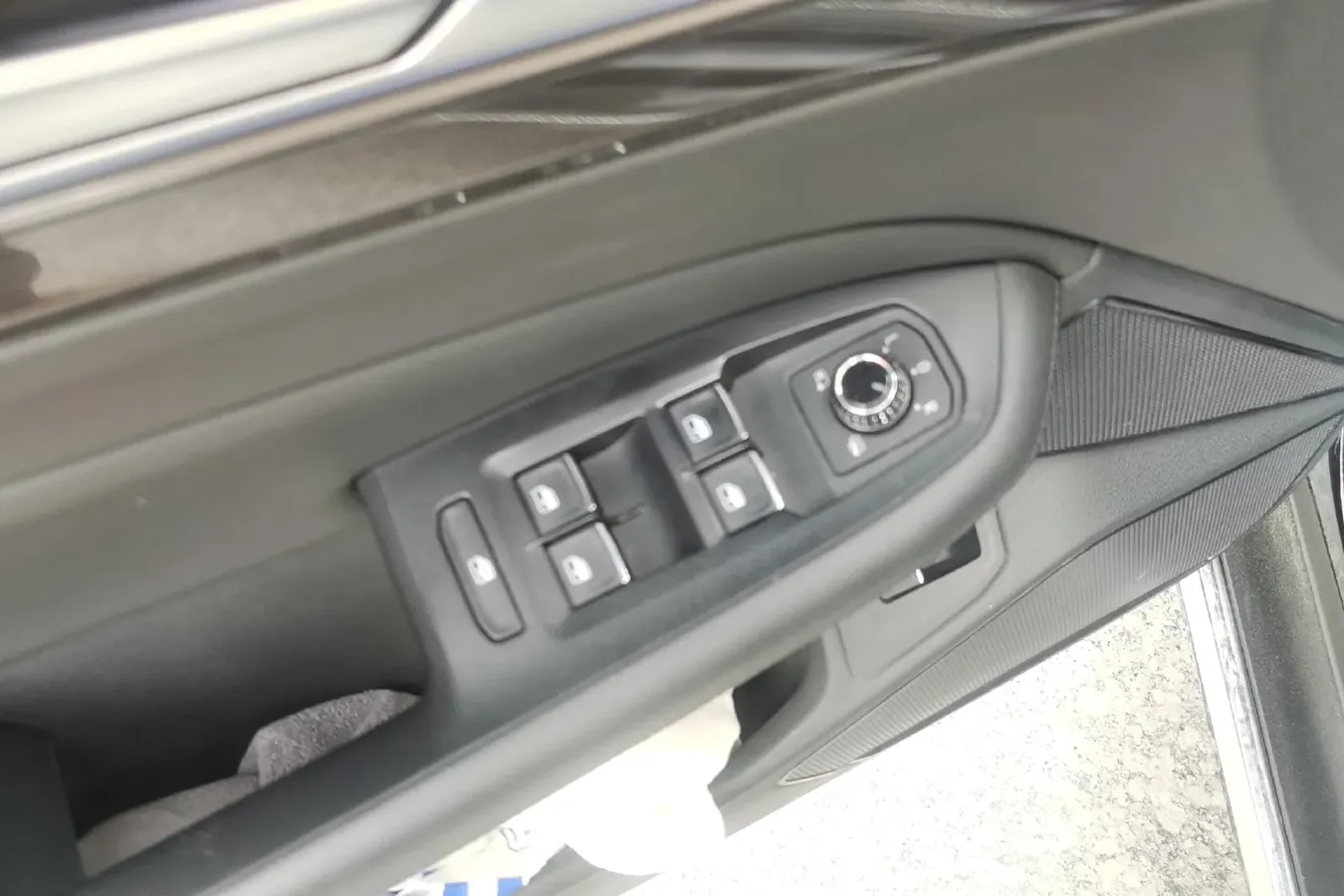 2018 Volkswagen Phideon 2.0T 224HP L4 7DCT,autocango,china used car exporter,china ev exporter,chinese used car exporter,chinese used ev exporter