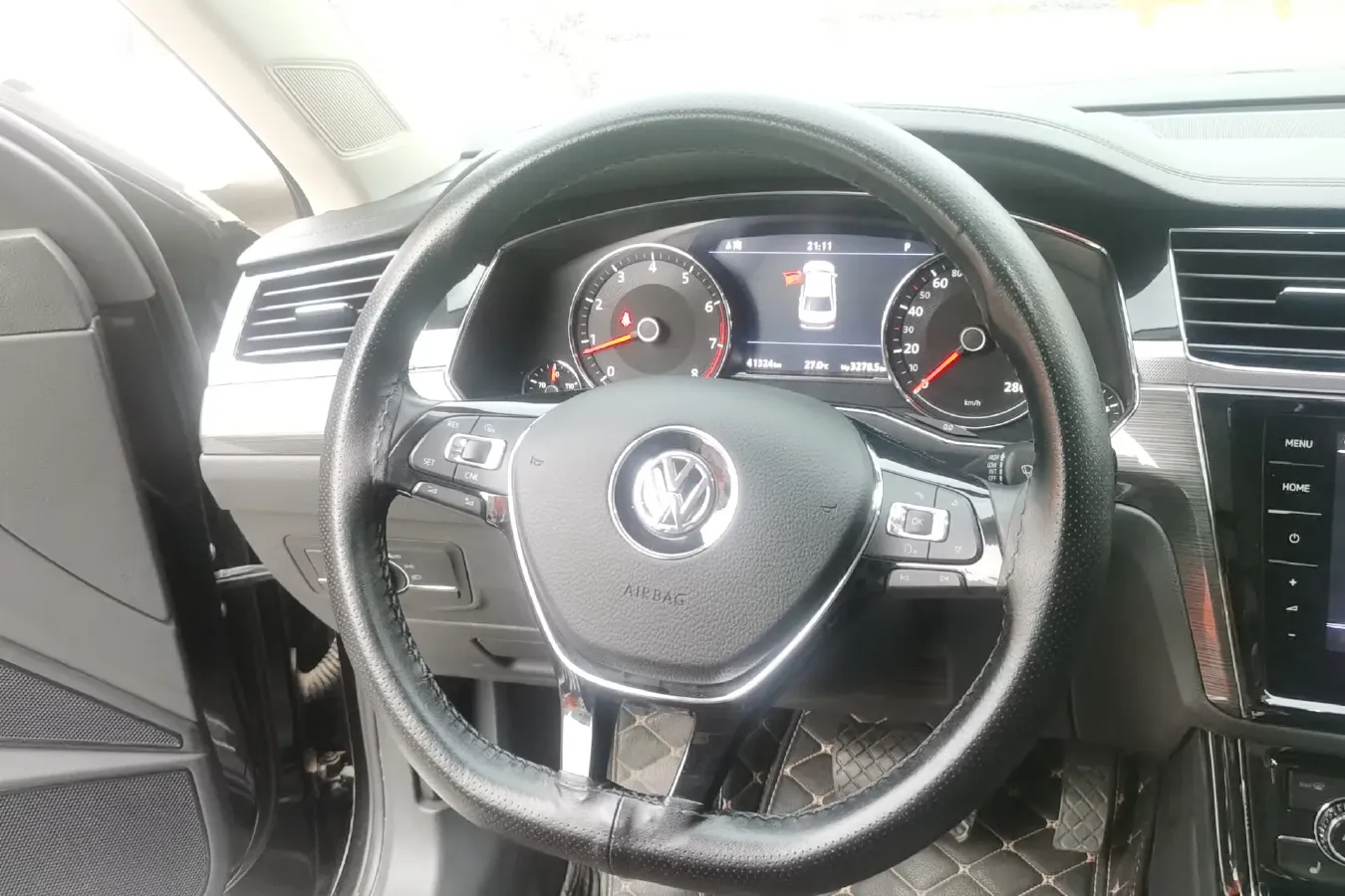 2018 Volkswagen Phideon 2.0T 224HP L4 7DCT,autocango,china used car exporter,china ev exporter,chinese used car exporter,chinese used ev exporter