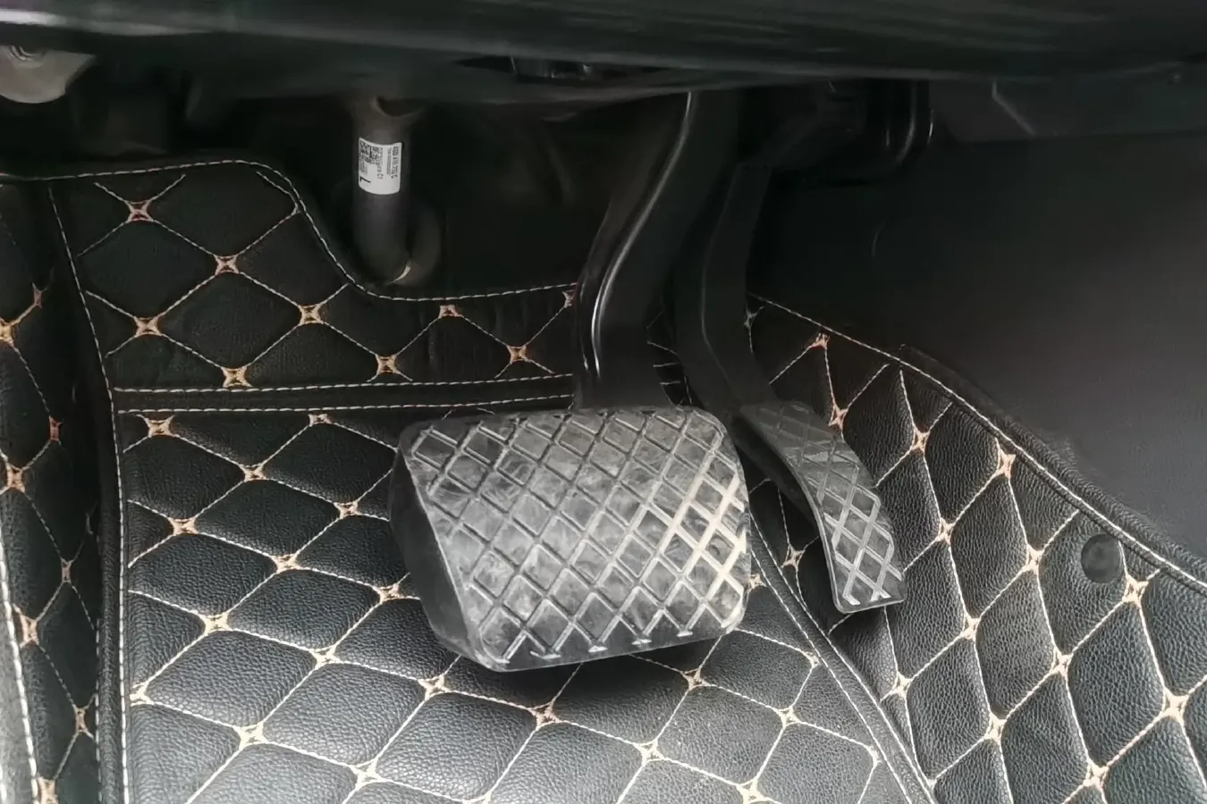 2018 Volkswagen Phideon 2.0T 224HP L4 7DCT,autocango,china used car exporter,china ev exporter,chinese used car exporter,chinese used ev exporter