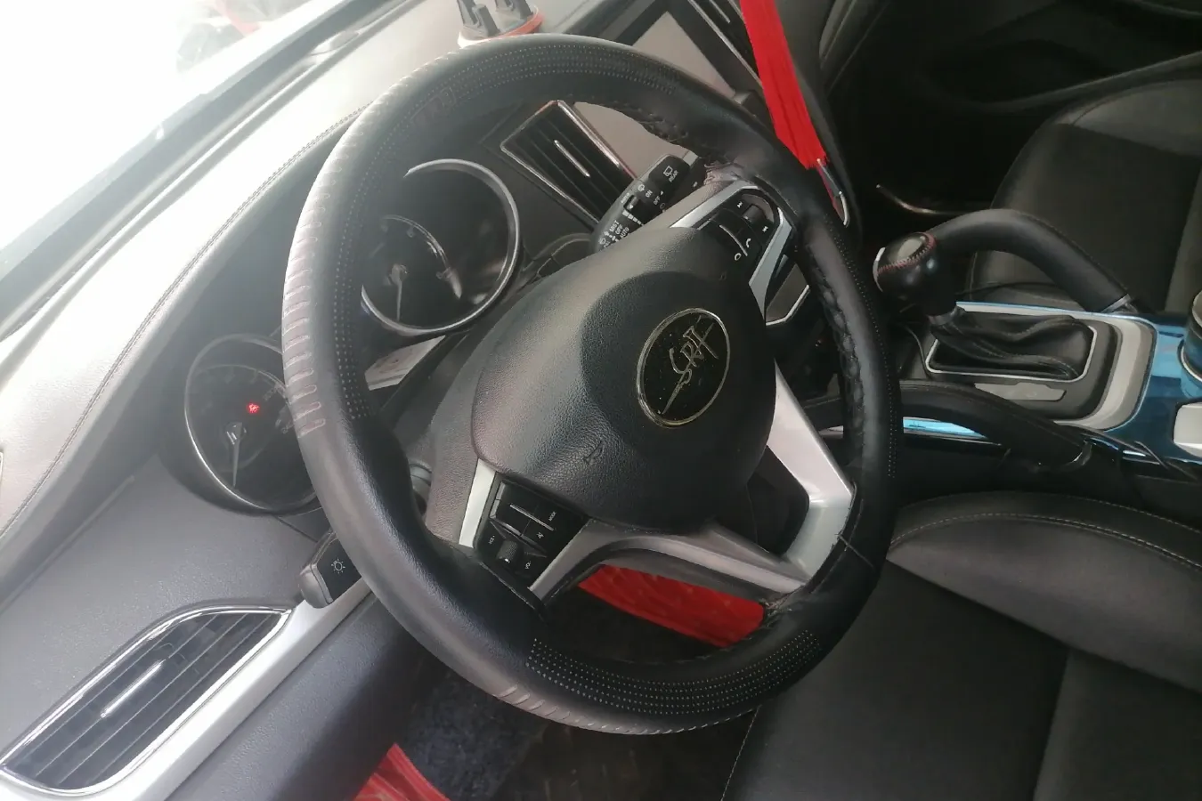 2016 Zotye SR7 1.5T 150HP L4 CVT,autocango,china used car exporter,china ev exporter,chinese used car exporter,chinese used ev exporter