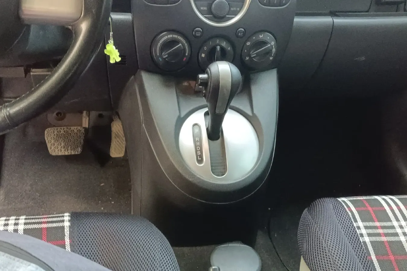 2009 Mazda 2 1.5L 103HP L4 4AT,autocango,china used car exporter,china ev exporter,chinese used car exporter,chinese used ev exporter