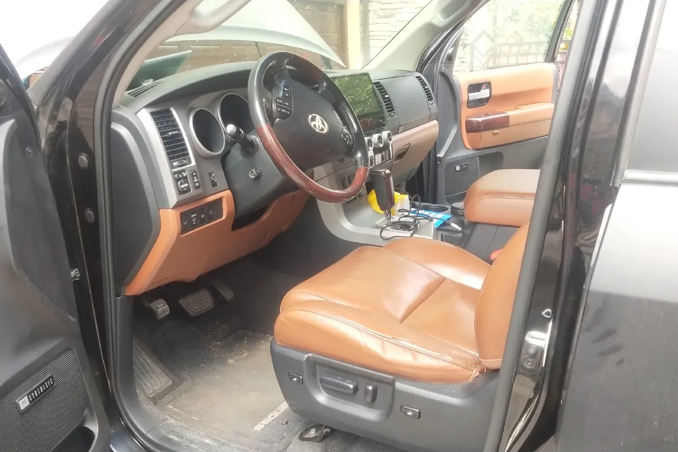 2010 Toyota Sequoia 5.7L 386HP V8 6AT,autocango,china used car exporter,china ev exporter,chinese used car exporter,chinese used ev exporter