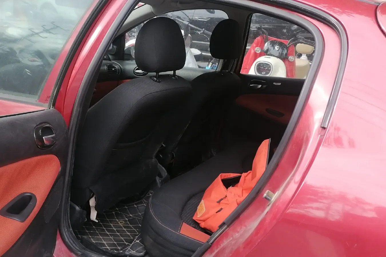 2010 Citroen C2 1.4L 76HP L4 5MT,autocango,china used car exporter,china ev exporter,chinese used car exporter,chinese used ev exporter