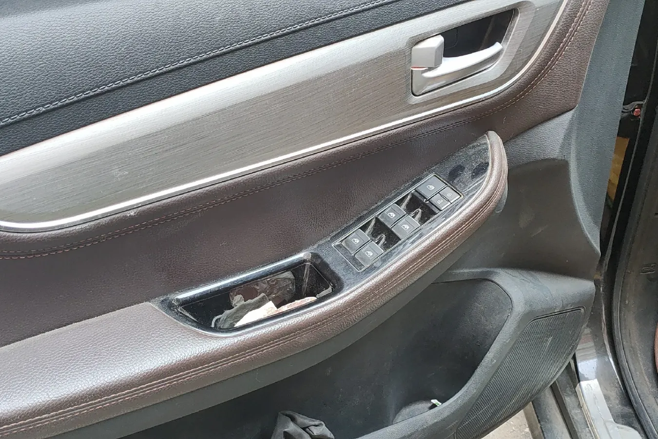 2018 DongFeng Forthing SX6 1.6L 122HP L4 5MT,autocango,china used car exporter,china ev exporter,chinese used car exporter,chinese used ev exporter