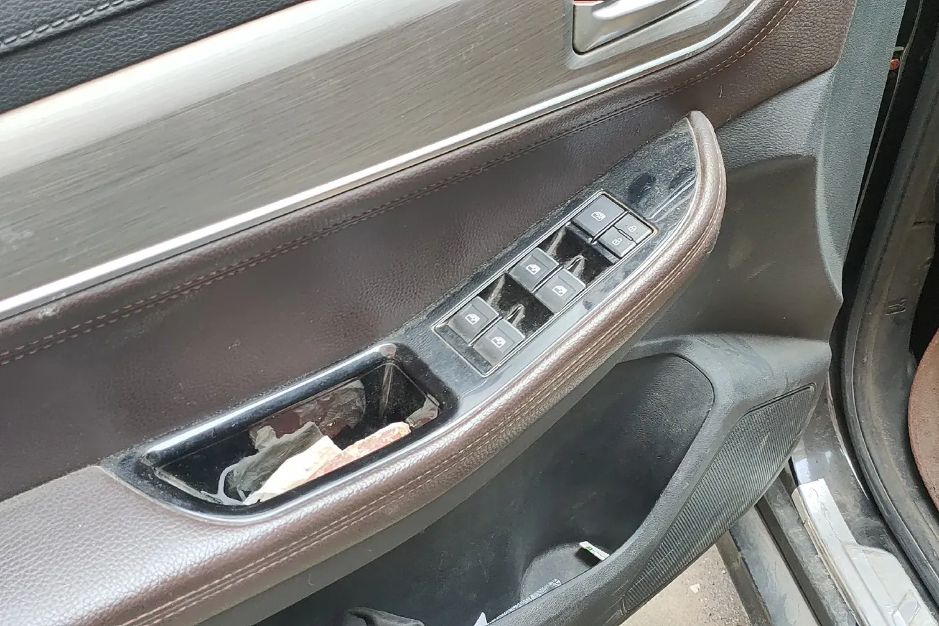 2018 DongFeng Forthing SX6 1.6L 122HP L4 5MT,autocango,china used car exporter,china ev exporter,chinese used car exporter,chinese used ev exporter