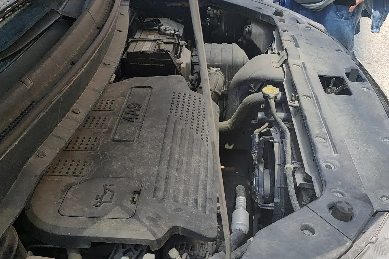 2018 DongFeng Forthing SX6 1.6L 122HP L4 5MT,autocango,china used car exporter,china ev exporter,chinese used car exporter,chinese used ev exporter