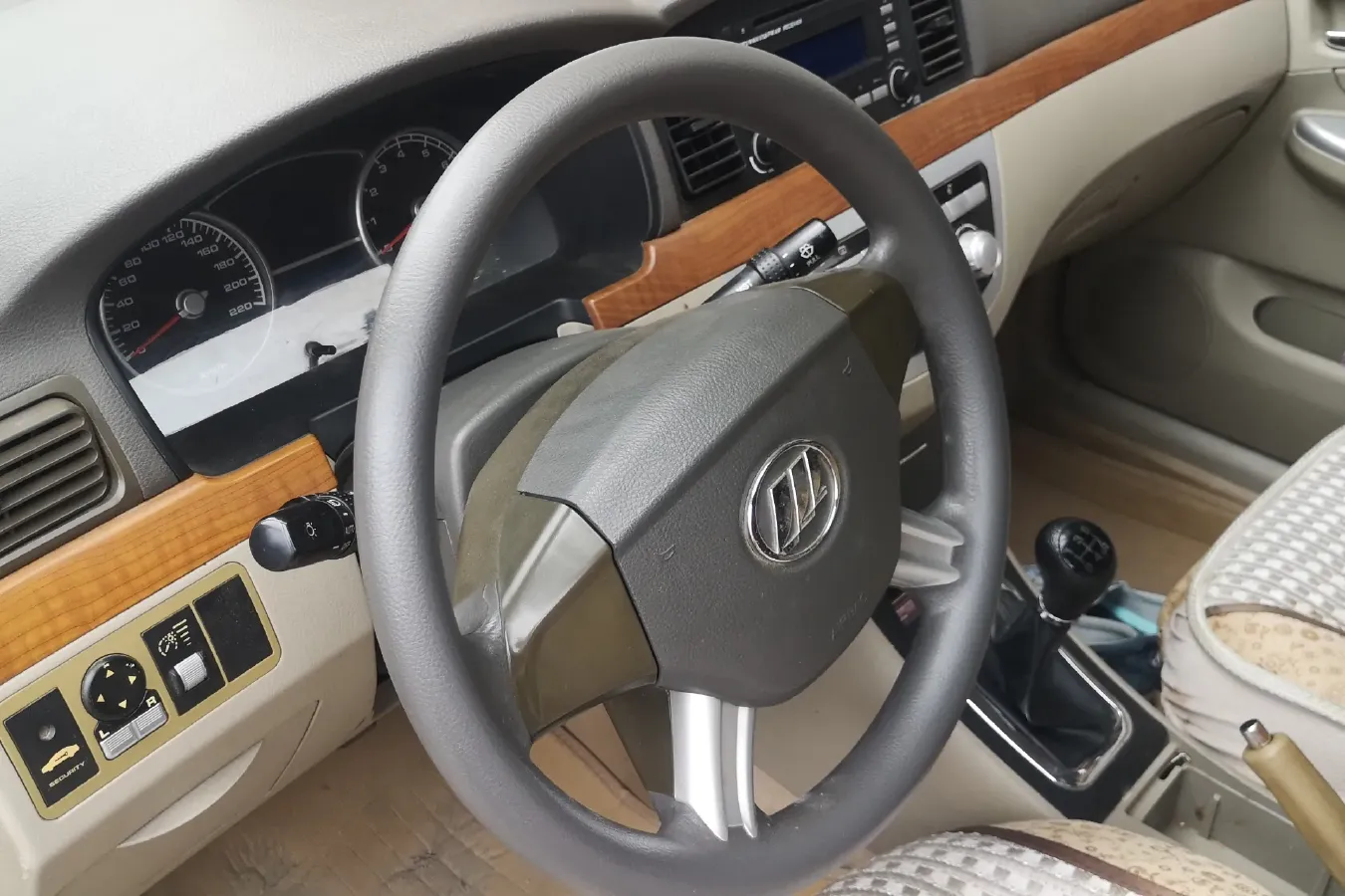 2009 LiFan 620 1.6L 106HP L4 5MT,autocango,china used car exporter,china ev exporter,chinese used car exporter,chinese used ev exporter