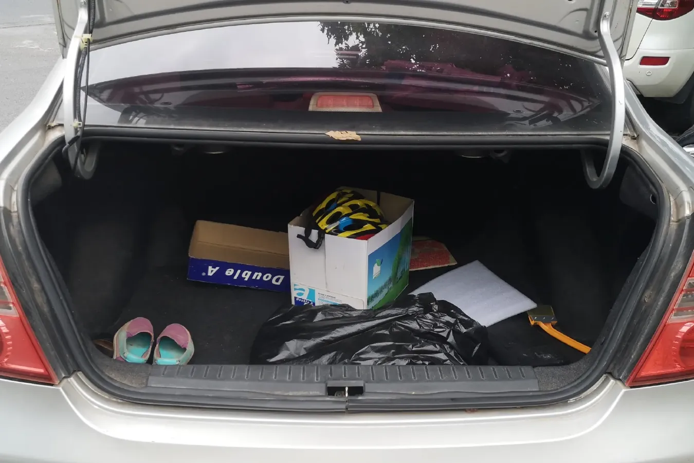 2009 LiFan 620 1.6L 106HP L4 5MT,autocango,china used car exporter,china ev exporter,chinese used car exporter,chinese used ev exporter