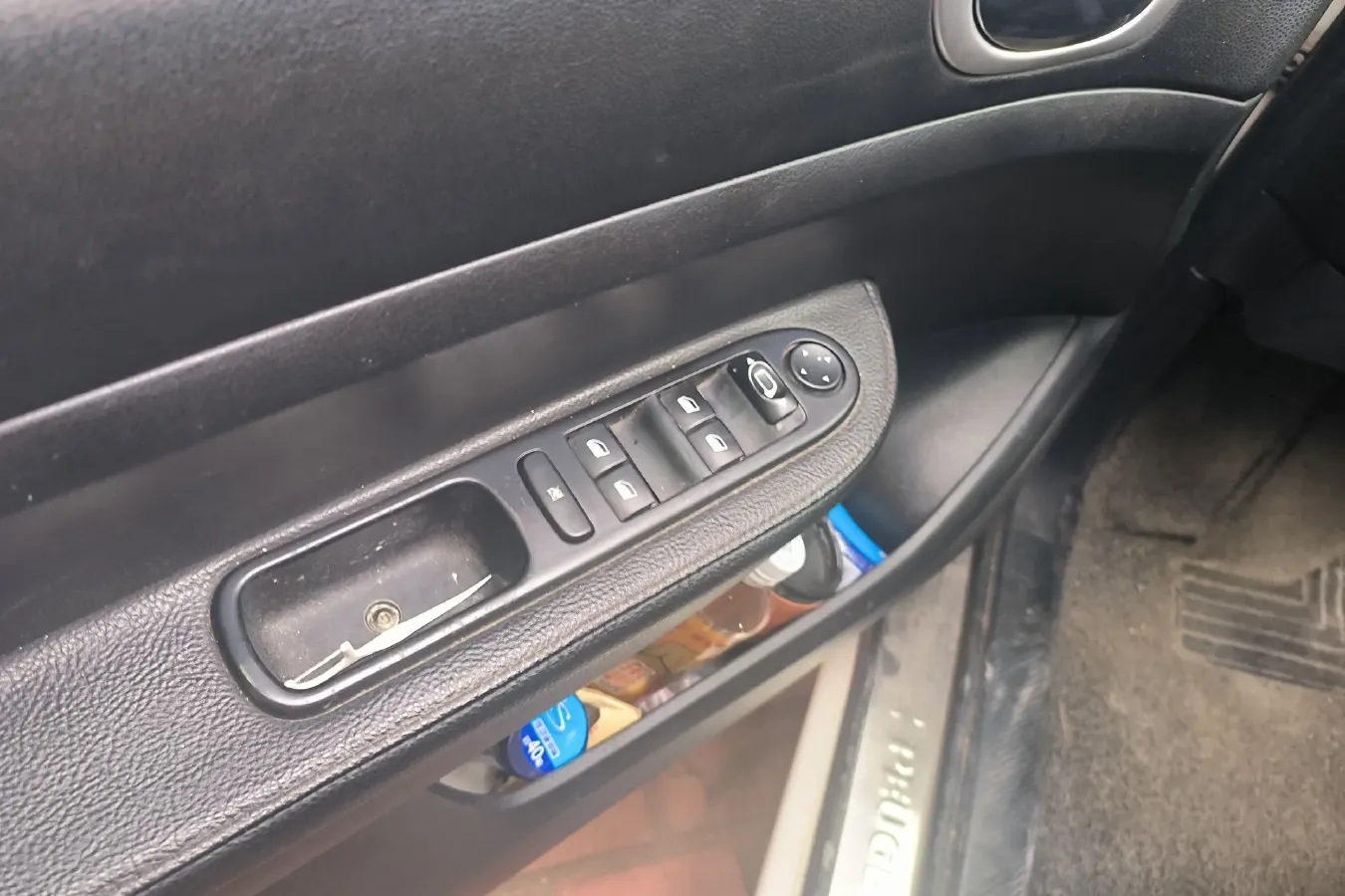 2013 Peugeot 307 1.6L 117HP L4 5MT,autocango,china used car exporter,china ev exporter,chinese used car exporter,chinese used ev exporter