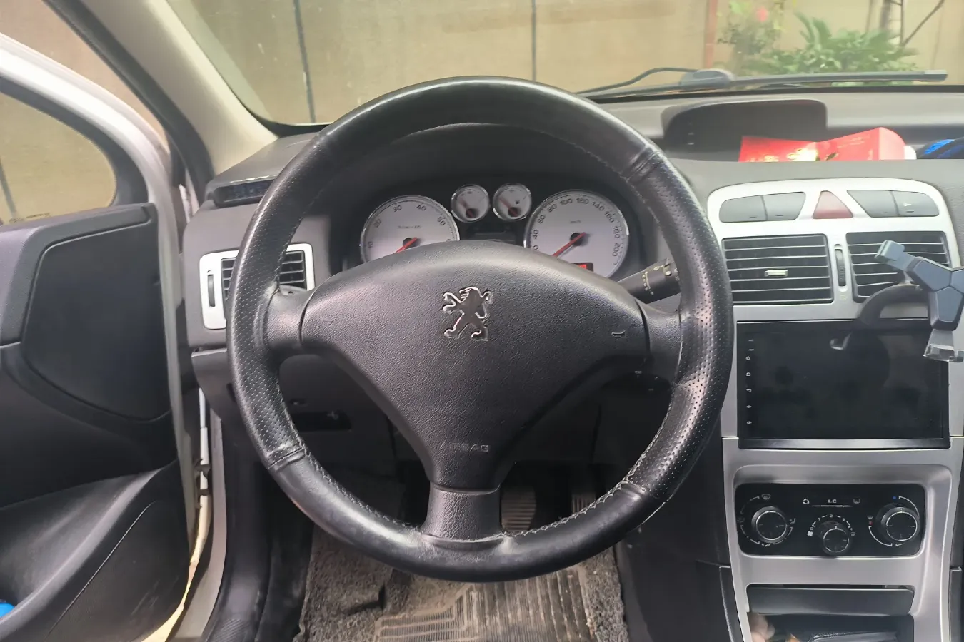 2013 Peugeot 307 1.6L 117HP L4 5MT,autocango,china used car exporter,china ev exporter,chinese used car exporter,chinese used ev exporter