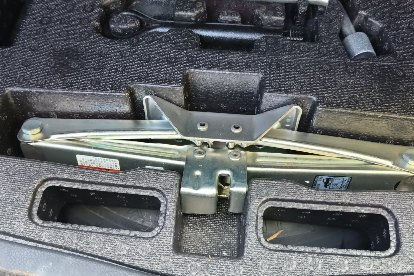 2019 Toyota Avalon 2.5L 178HP L4 E-CVT Hybrid,autocango,china used car exporter,china ev exporter,chinese used car exporter,chinese used ev exporter