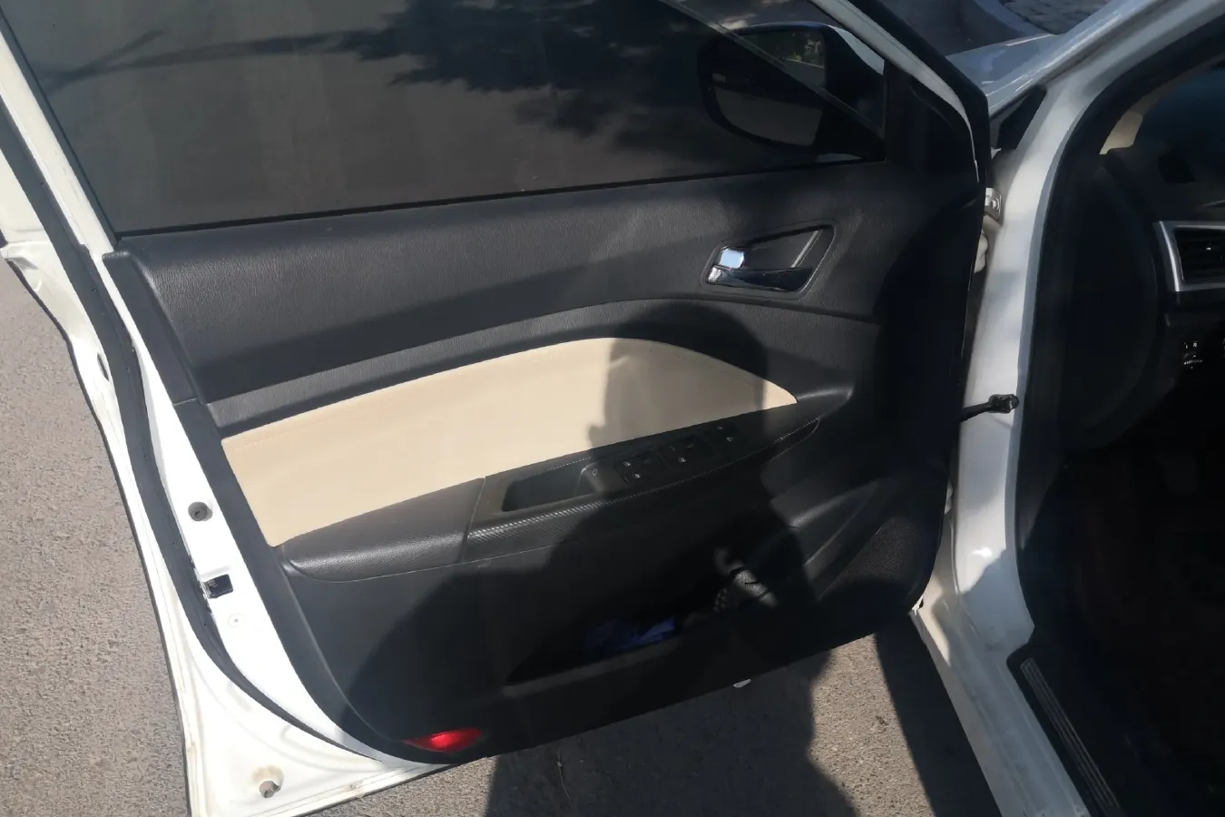 2016 ChangAn Alsvin V7 1.6L 124HP L4 5MT,autocango,china used car exporter,china ev exporter,chinese used car exporter,chinese used ev exporter