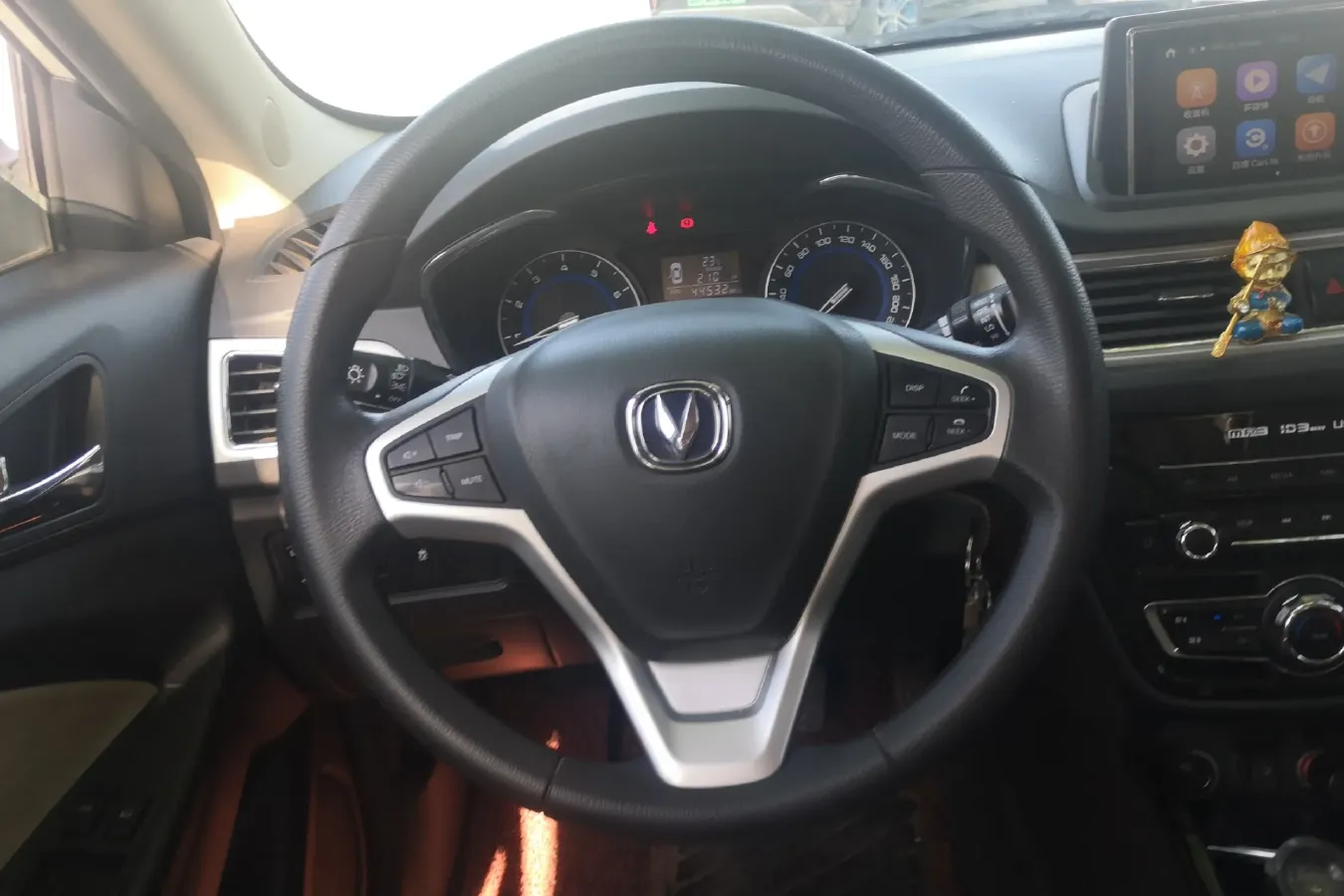 2016 ChangAn Alsvin V7 1.6L 124HP L4 5MT,autocango,china used car exporter,china ev exporter,chinese used car exporter,chinese used ev exporter