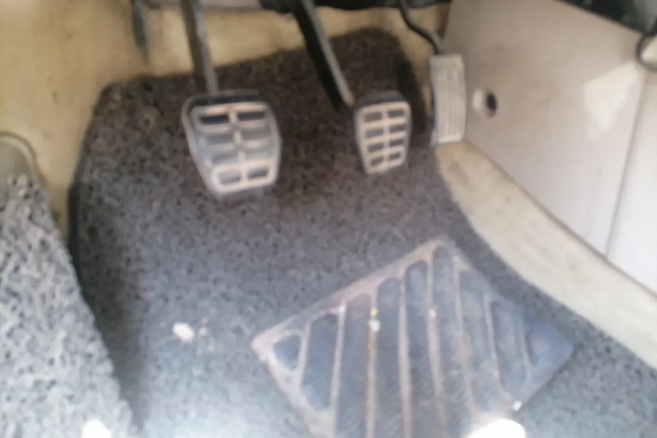 2011 Chery E5 1.5L 109HP L4 5MT,autocango,china used car exporter,china ev exporter,chinese used car exporter,chinese used ev exporter