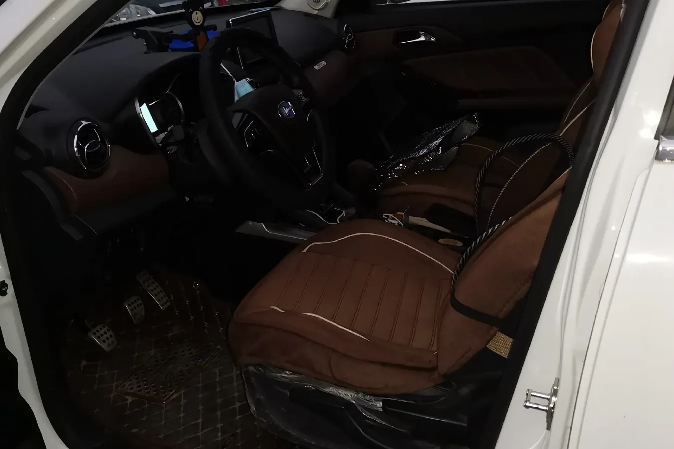 2016 BAIC ChangHe Q35 1.5L 116HP L4 5MT,autocango,china used car exporter,china ev exporter,chinese used car exporter,chinese used ev exporter