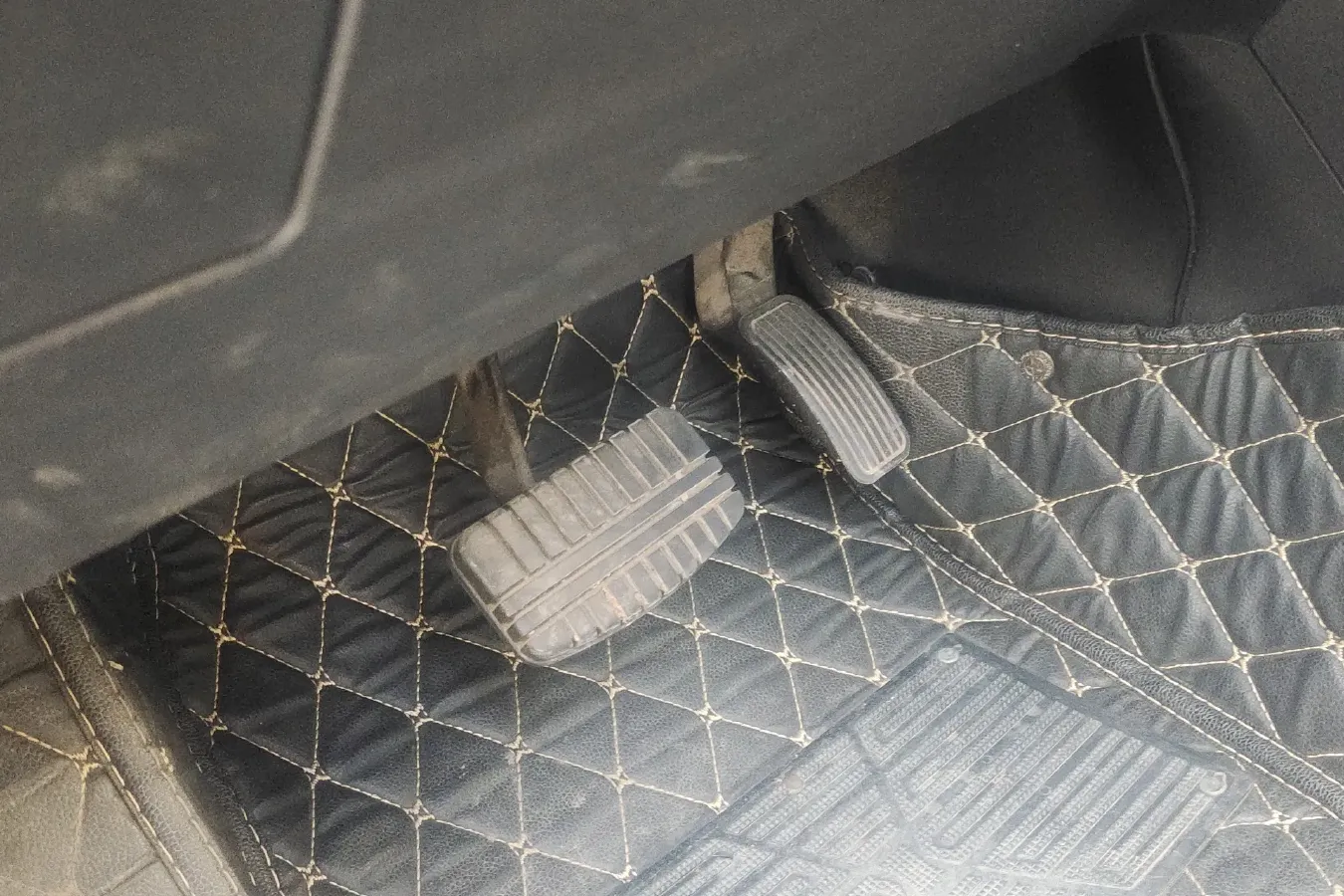 2016 GAC Trumpchi GA6 1.5T 152HP L4 7DCT,autocango,china used car exporter,china ev exporter,chinese used car exporter,chinese used ev exporter