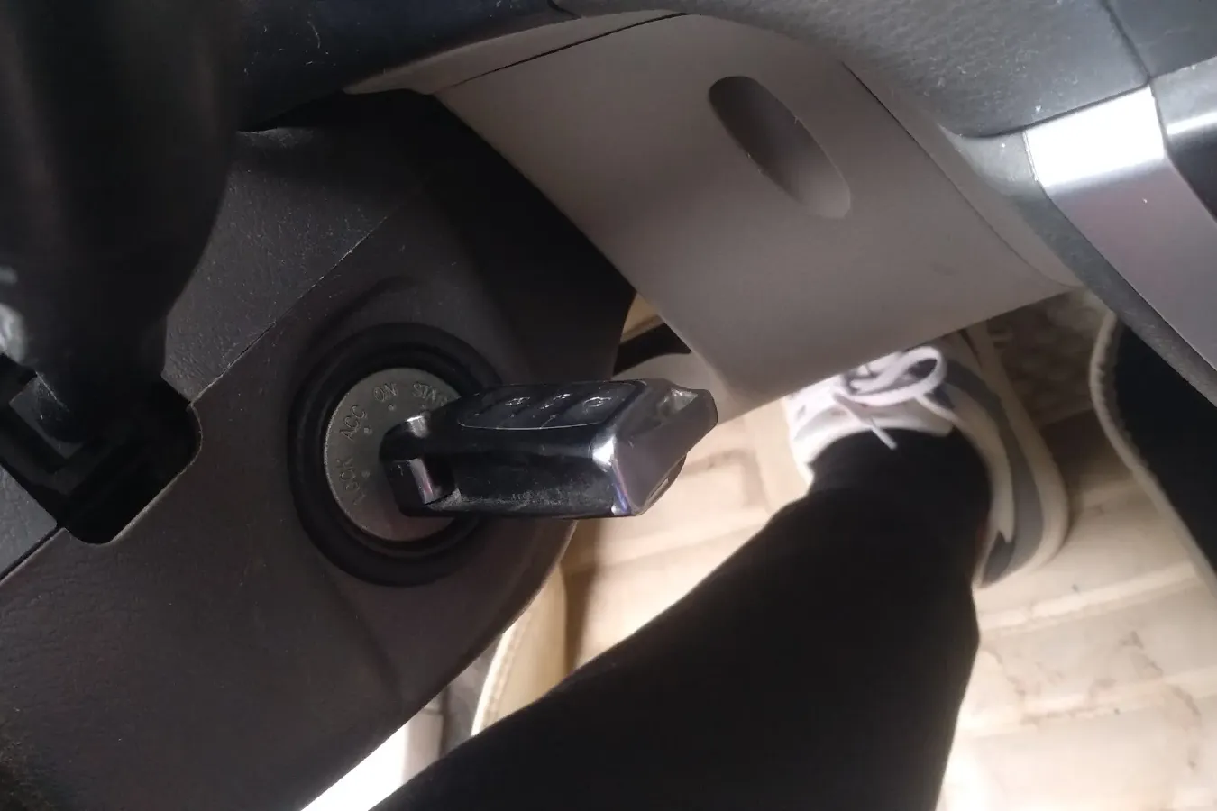 2010 Soueast V3 1.5L 120HP L4 CVT,autocango,china used car exporter,china ev exporter,chinese used car exporter,chinese used ev exporter