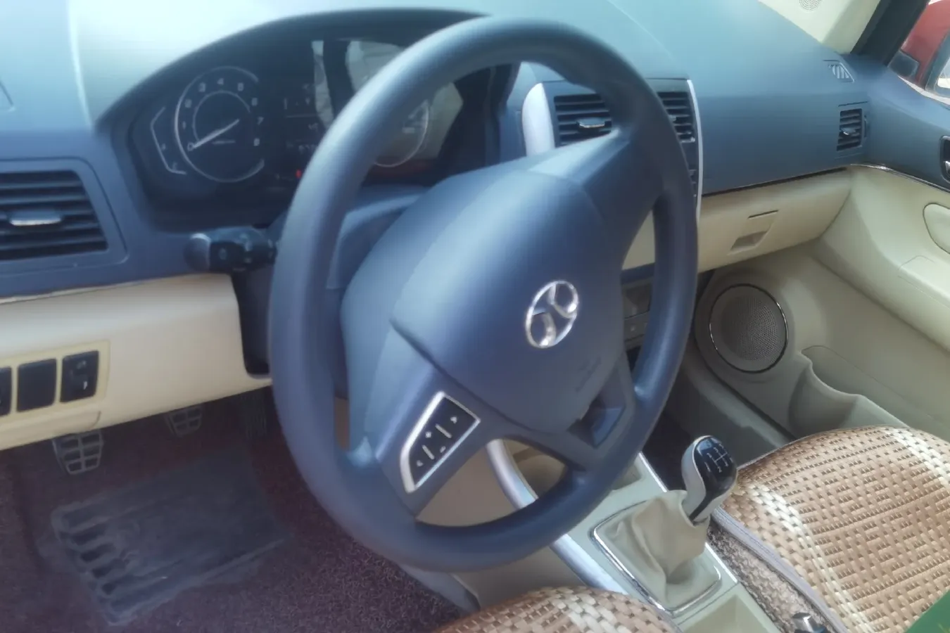 2015 BeiJing Auto Senova D20 1.5L 116HP L4 5MT,autocango,china used car exporter,china ev exporter,chinese used car exporter,chinese used ev exporter