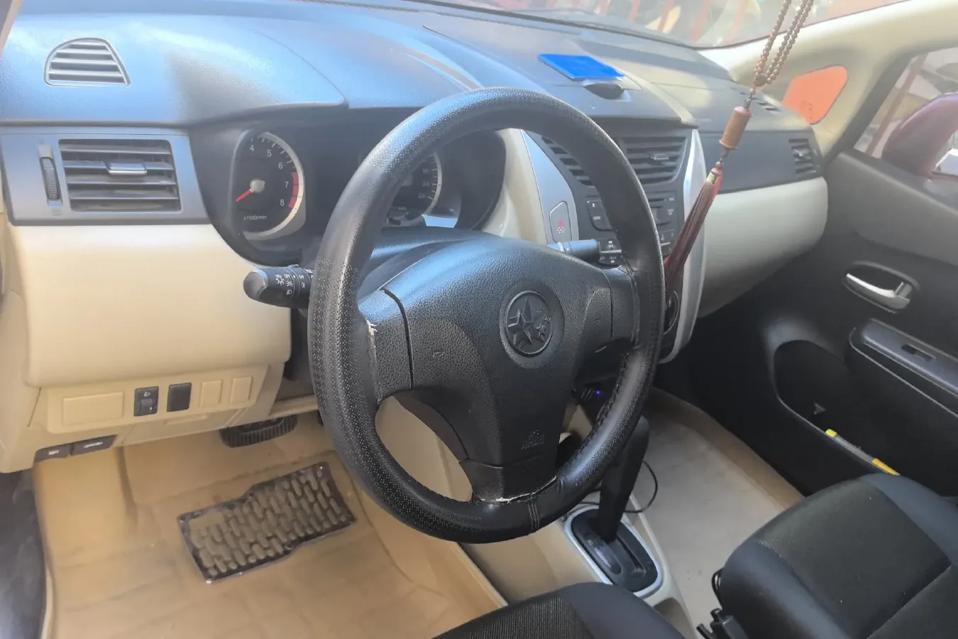 2012 Venucia R50 1.6L 117HP L4 4AT,autocango,china used car exporter,china ev exporter,chinese used car exporter,chinese used ev exporter