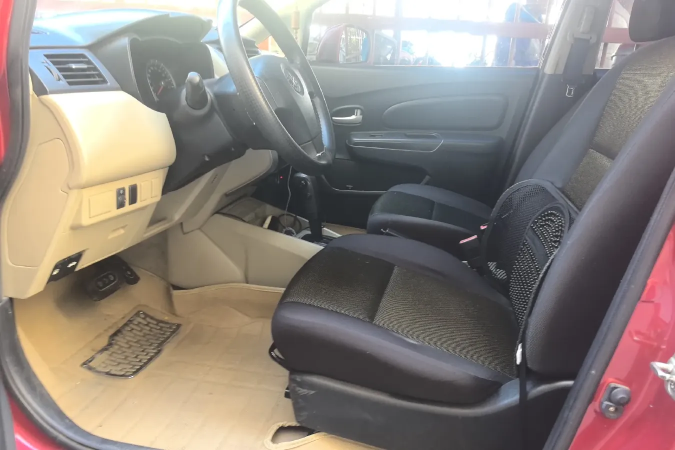 2012 Venucia R50 1.6L 117HP L4 4AT,autocango,china used car exporter,china ev exporter,chinese used car exporter,chinese used ev exporter