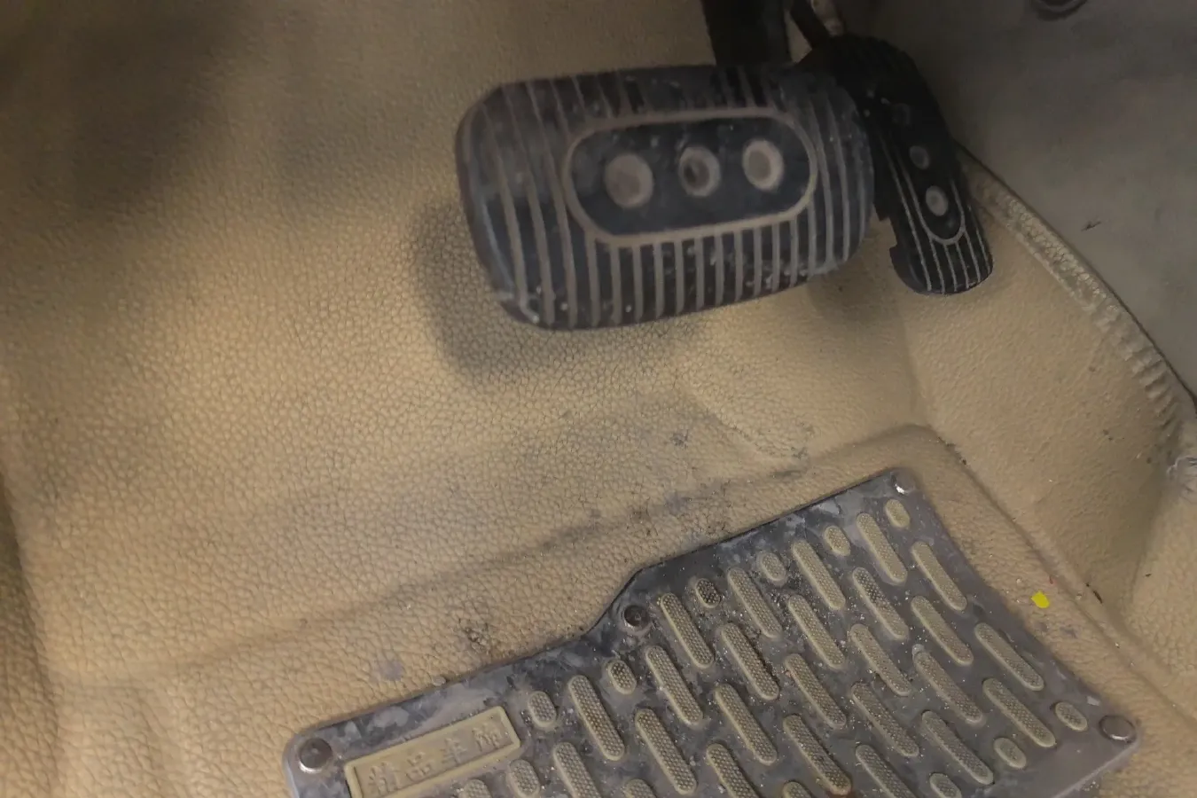 2012 Venucia R50 1.6L 117HP L4 4AT,autocango,china used car exporter,china ev exporter,chinese used car exporter,chinese used ev exporter