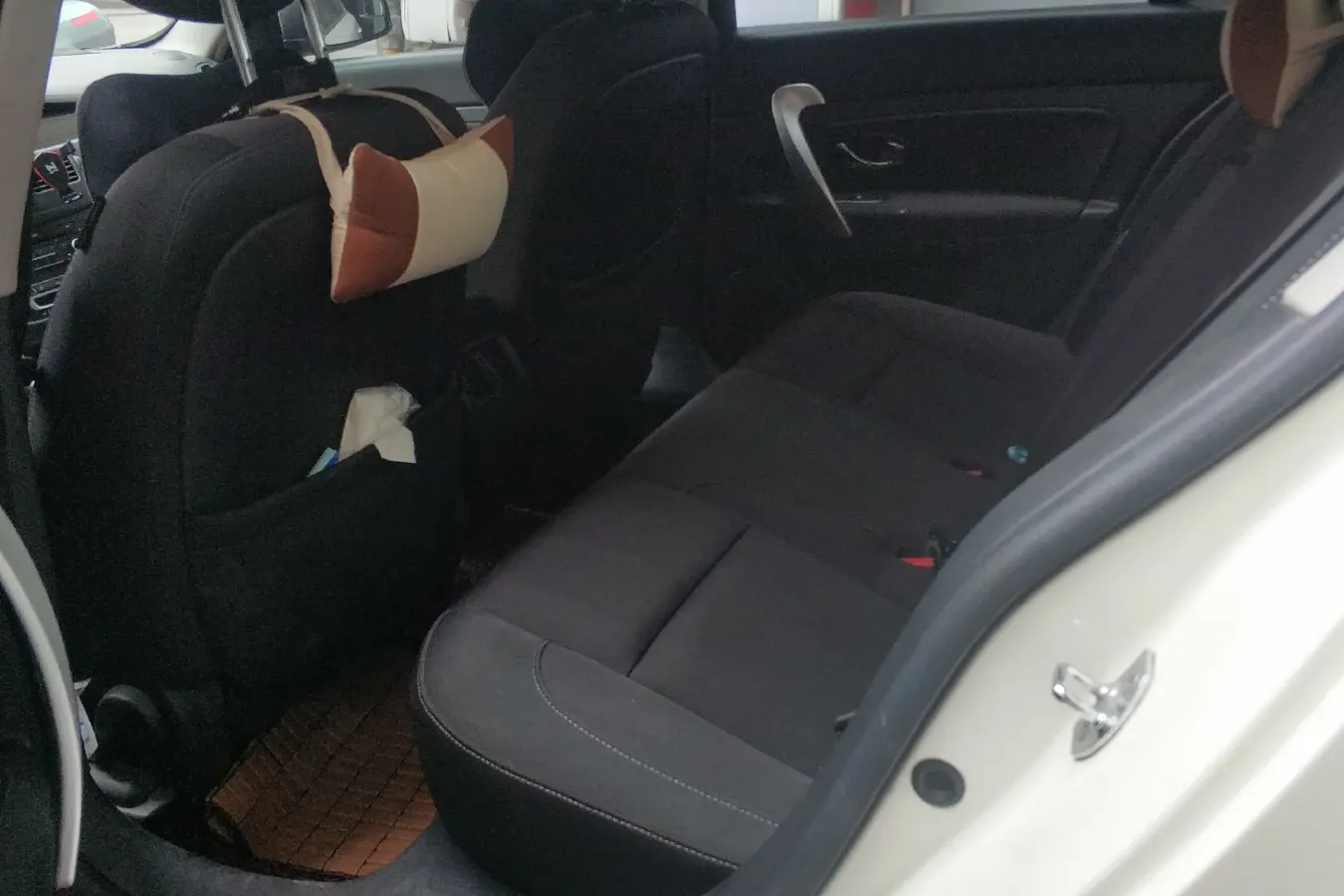 2013 Renault  Latitude 2.0L 139HP L4 CVT,autocango,china used car exporter,china ev exporter,chinese used car exporter,chinese used ev exporter