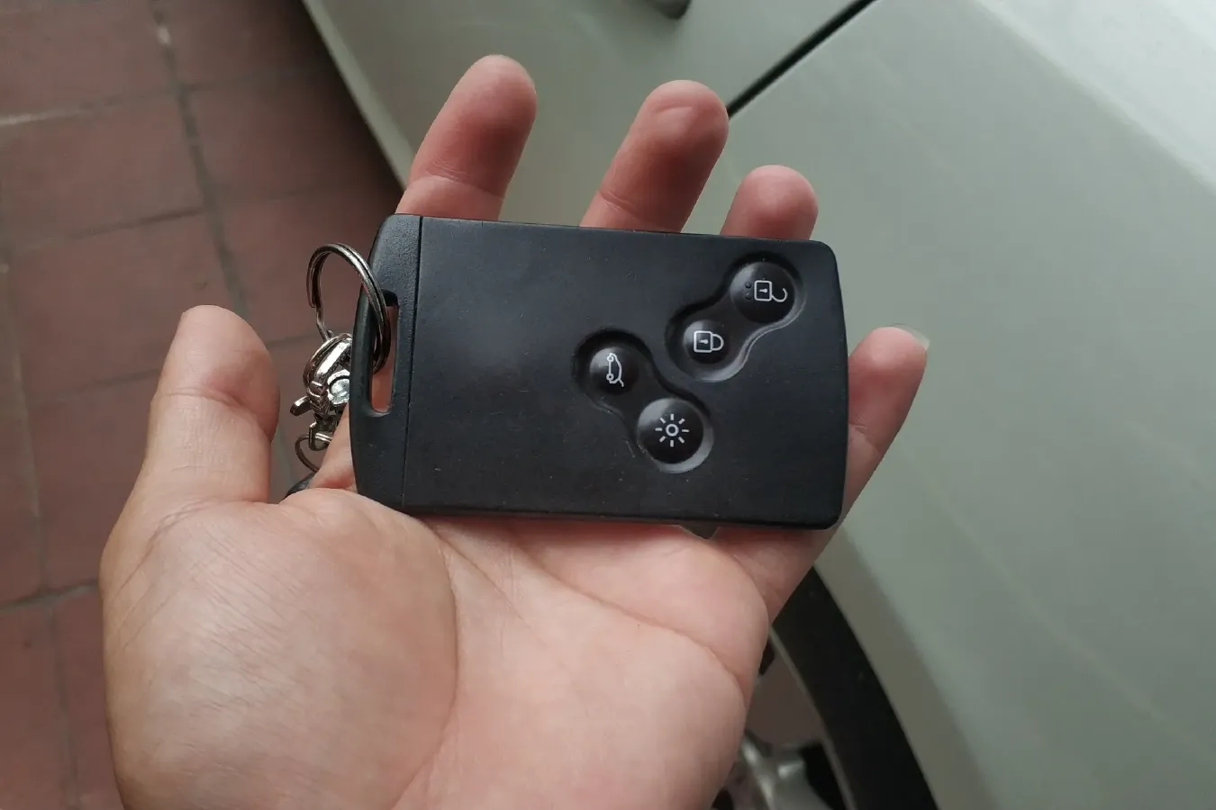 2013 Renault  Latitude 2.0L 139HP L4 CVT,autocango,china used car exporter,china ev exporter,chinese used car exporter,chinese used ev exporter