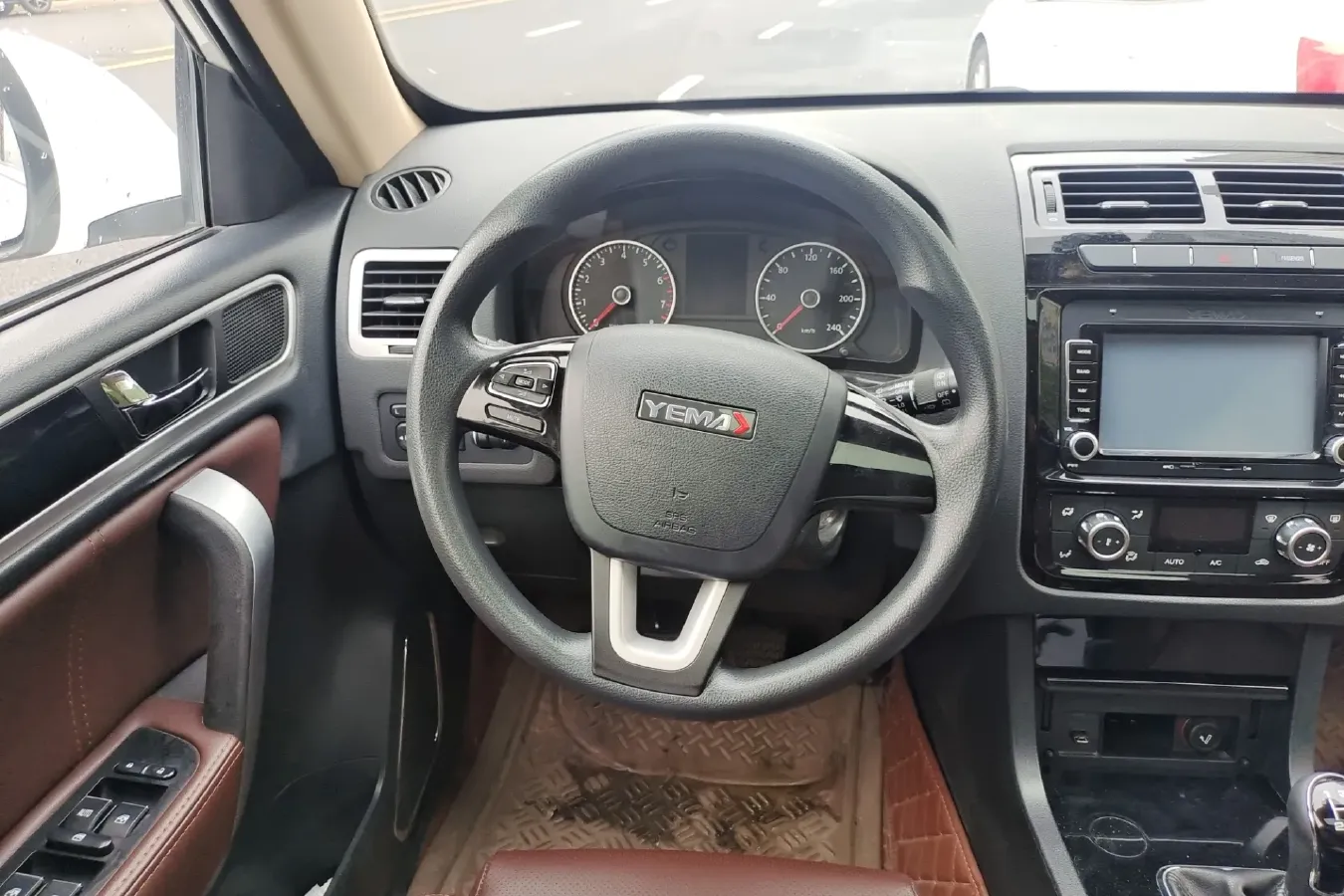 2016 Yema T70 1.8L 136HP L4 5MT,autocango,china used car exporter,china ev exporter,chinese used car exporter,chinese used ev exporter