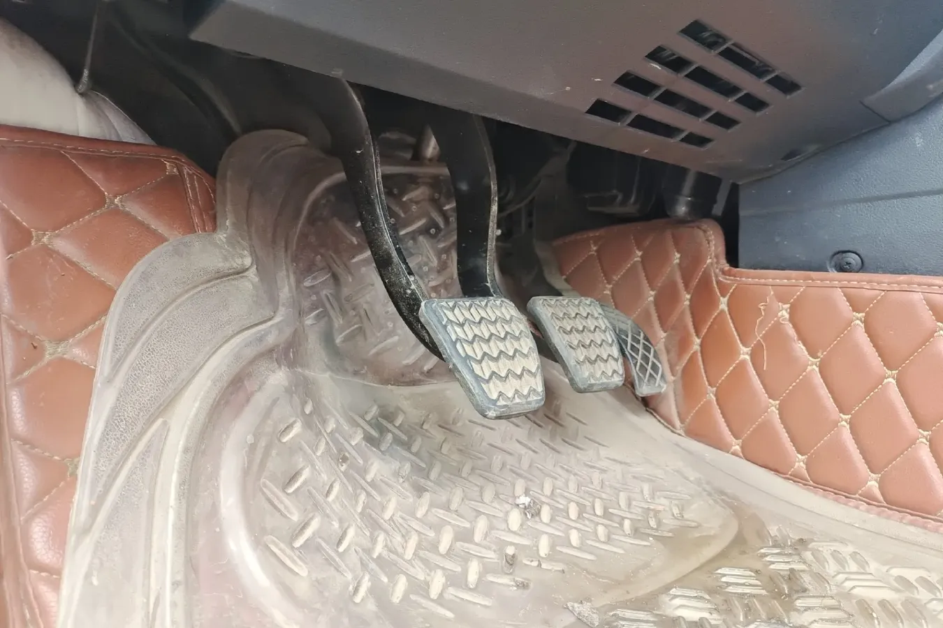 2016 Yema T70 1.8L 136HP L4 5MT,autocango,china used car exporter,china ev exporter,chinese used car exporter,chinese used ev exporter