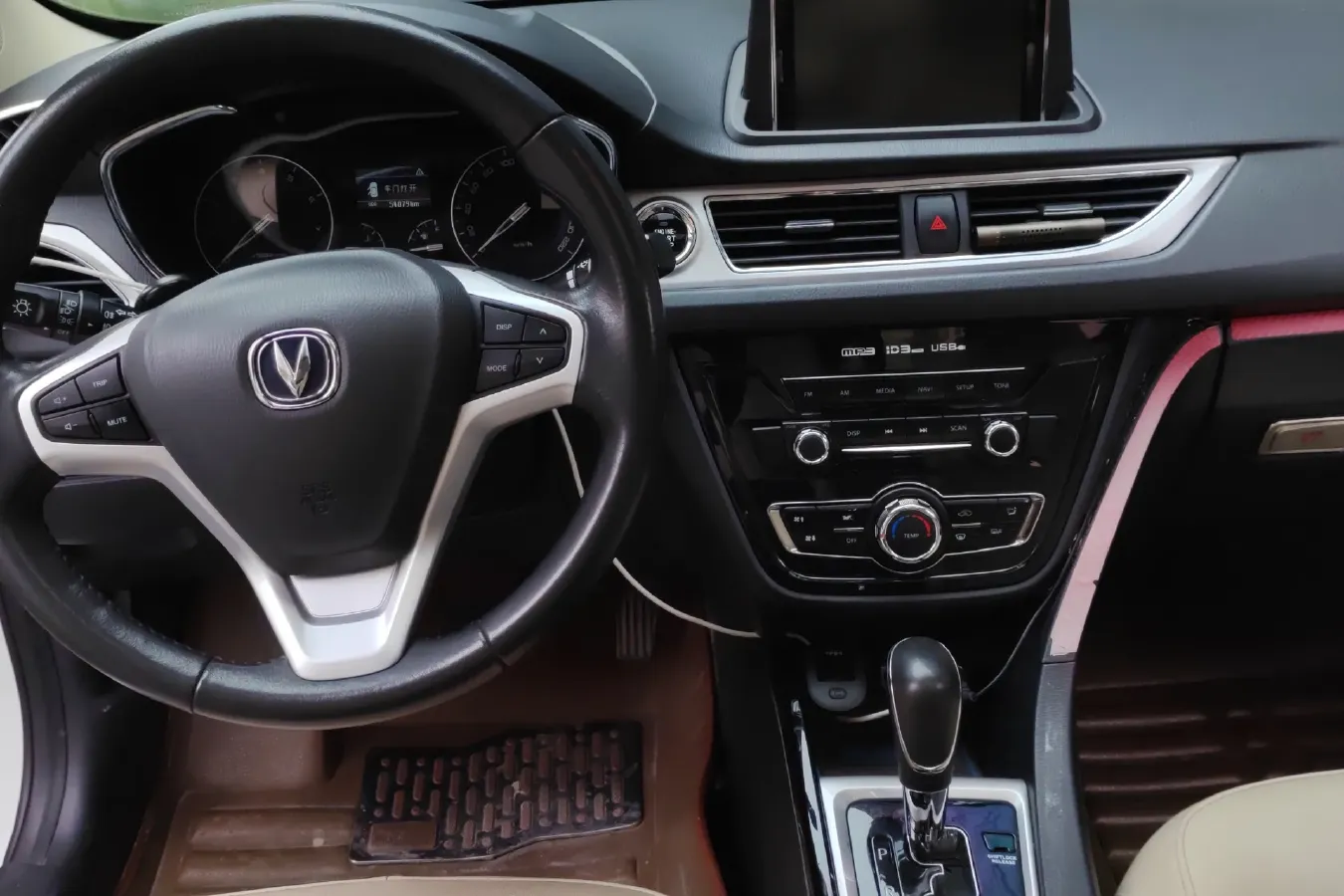 2015 ChangAn Alsvin V7 1.6L 124HP L4 4AT,autocango,china used car exporter,china ev exporter,chinese used car exporter,chinese used ev exporter